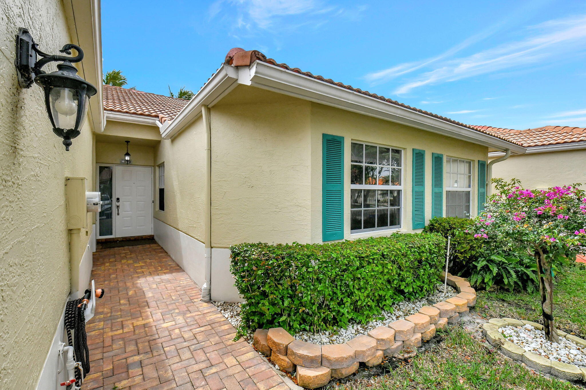 6078 Lake Hibiscus Drive — Photo 2