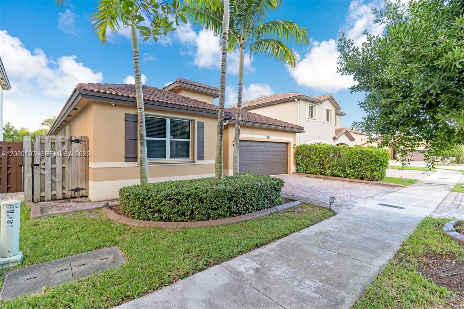 11833 SW 250th Ter — Photo 2
