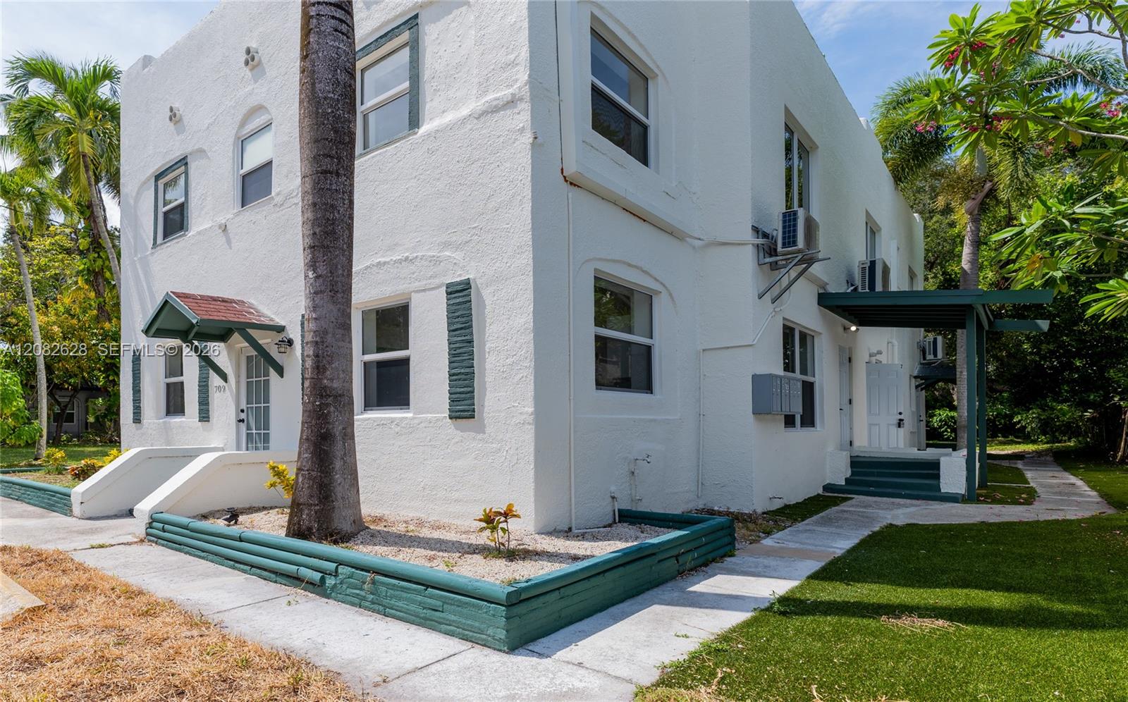 709 SW 4th Ct # 3 — Photo 3