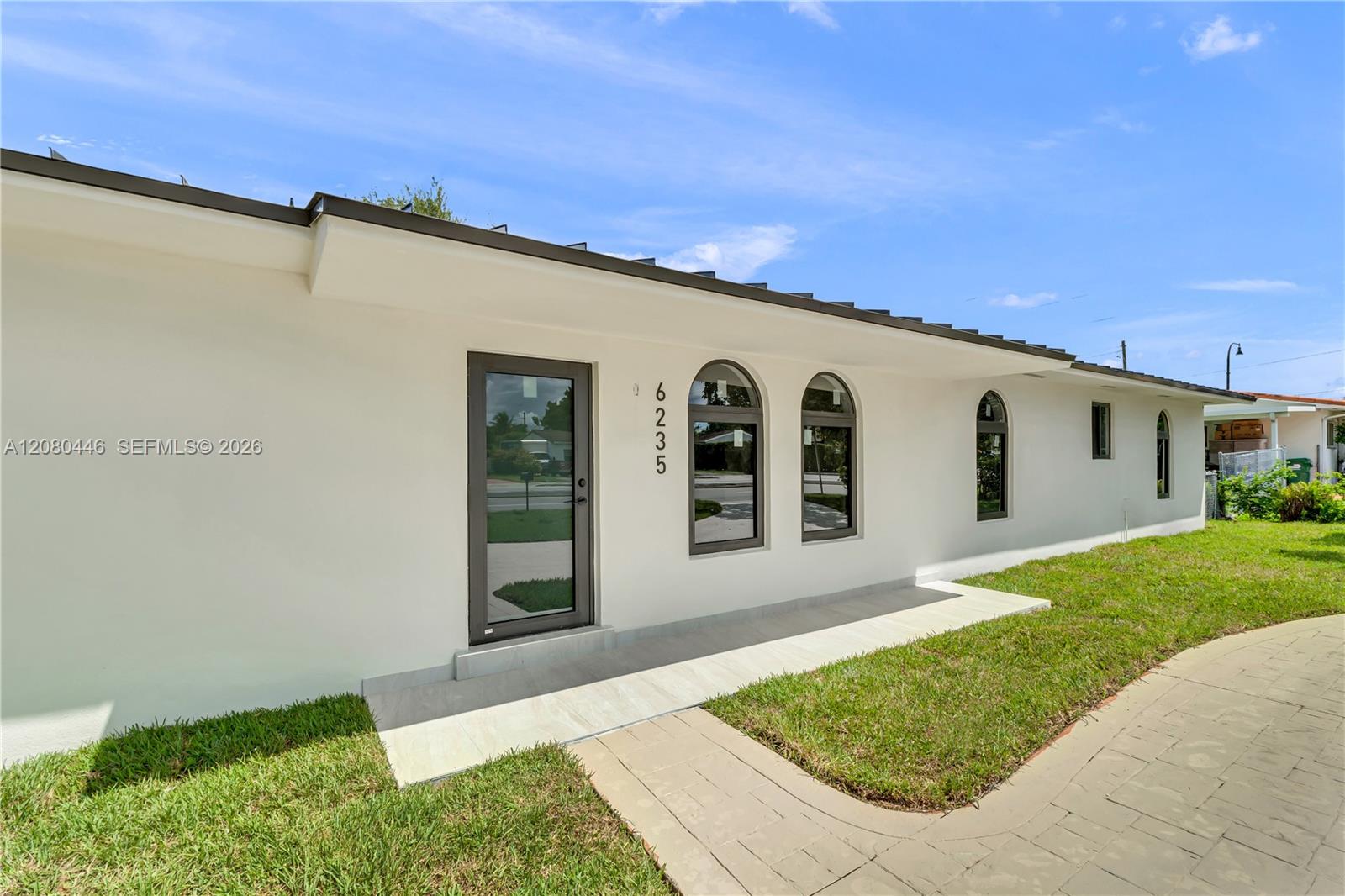 6235 SW 24th St — Photo 2