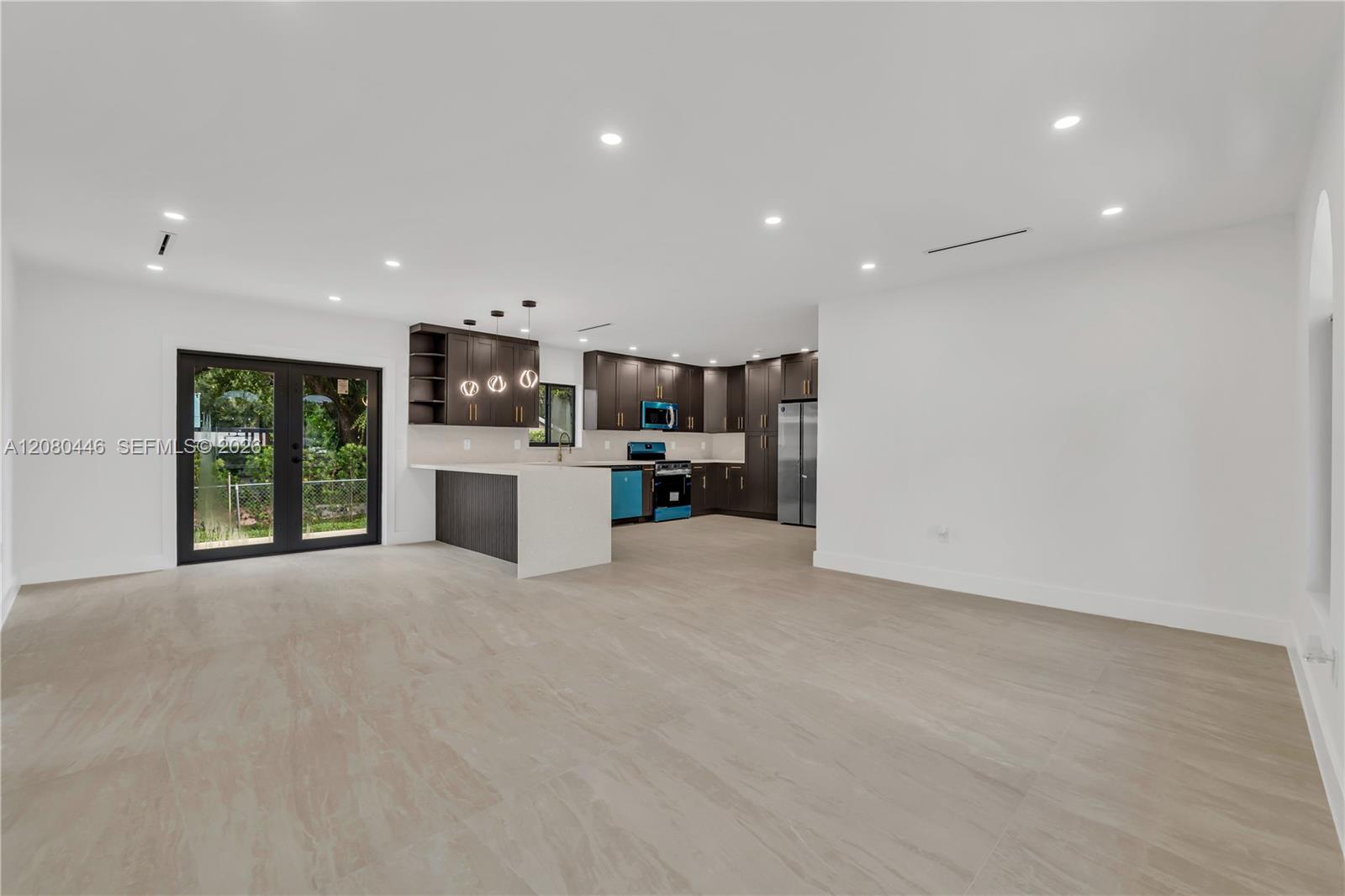 6235 SW 24th St — Photo 3
