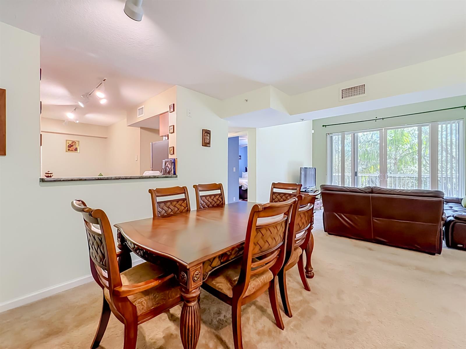 519 E Sheridan Street #404-18