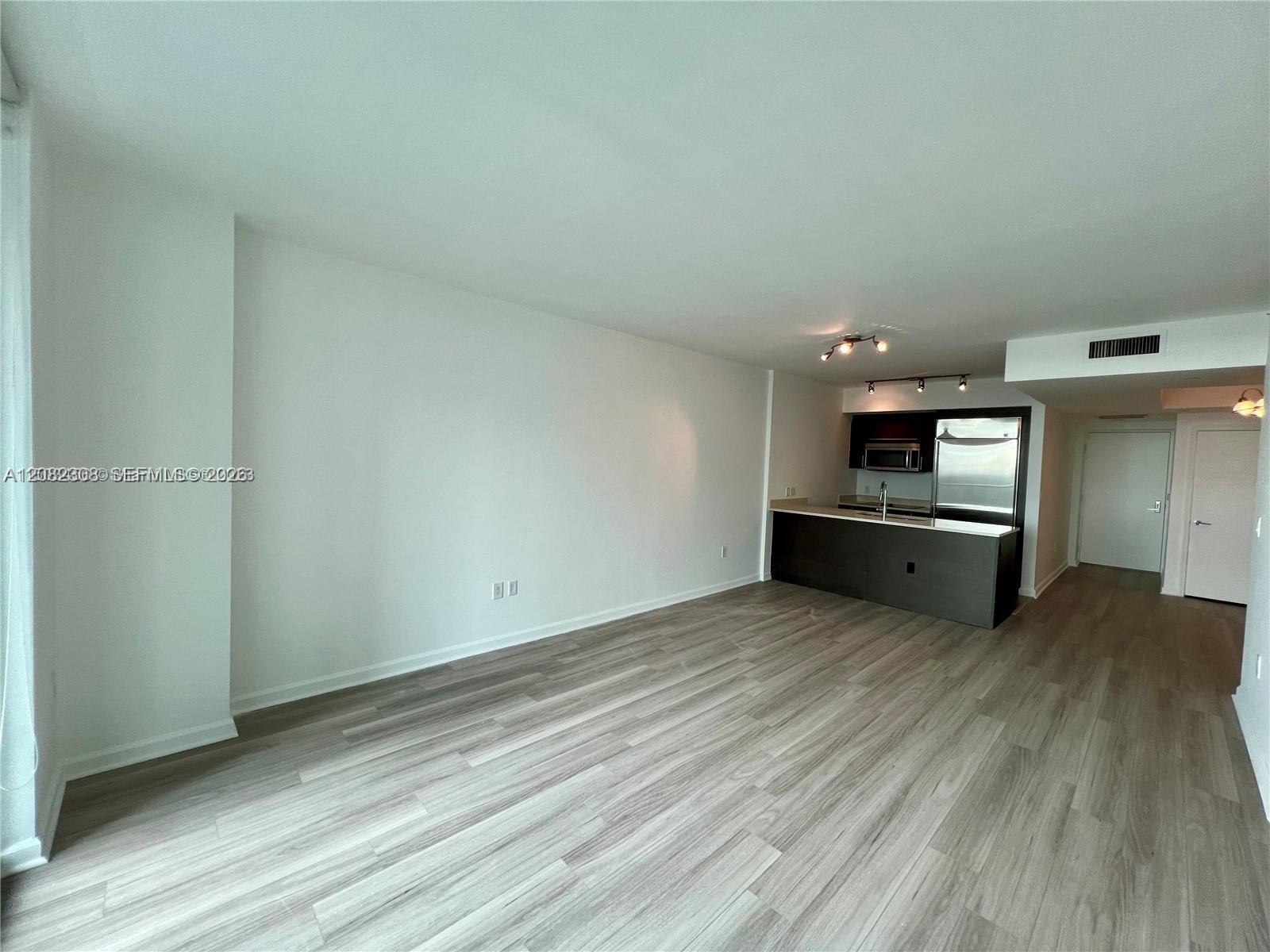 500 Brickell Ave # 2100 — Photo 2
