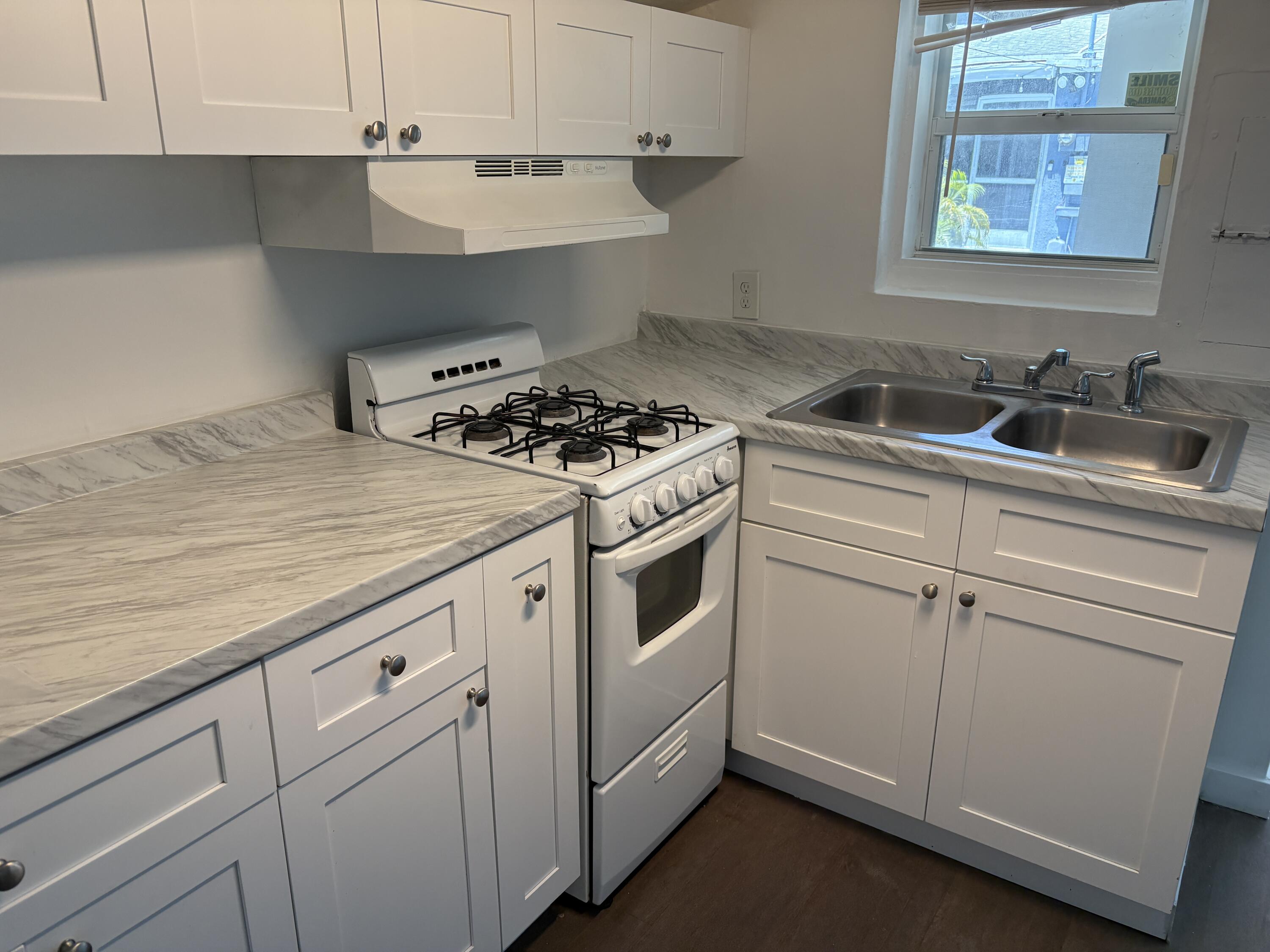 1912 ARTHUR Street # C — Photo 5