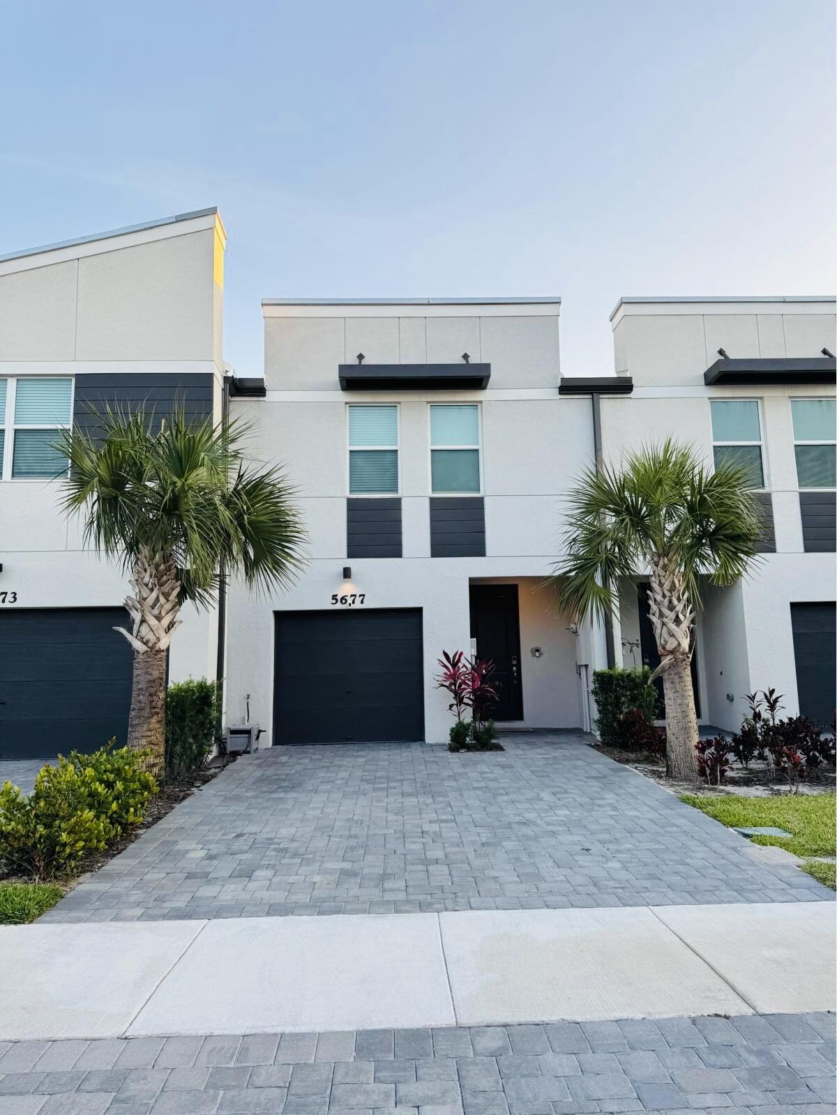 5677 MENTMORE Drive # 5677, Mangonia Park FL 33407