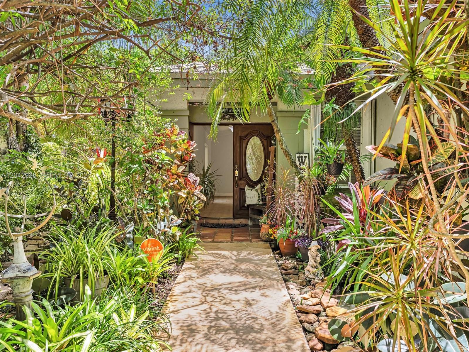 15045 SW 138th Pl — Photo 3