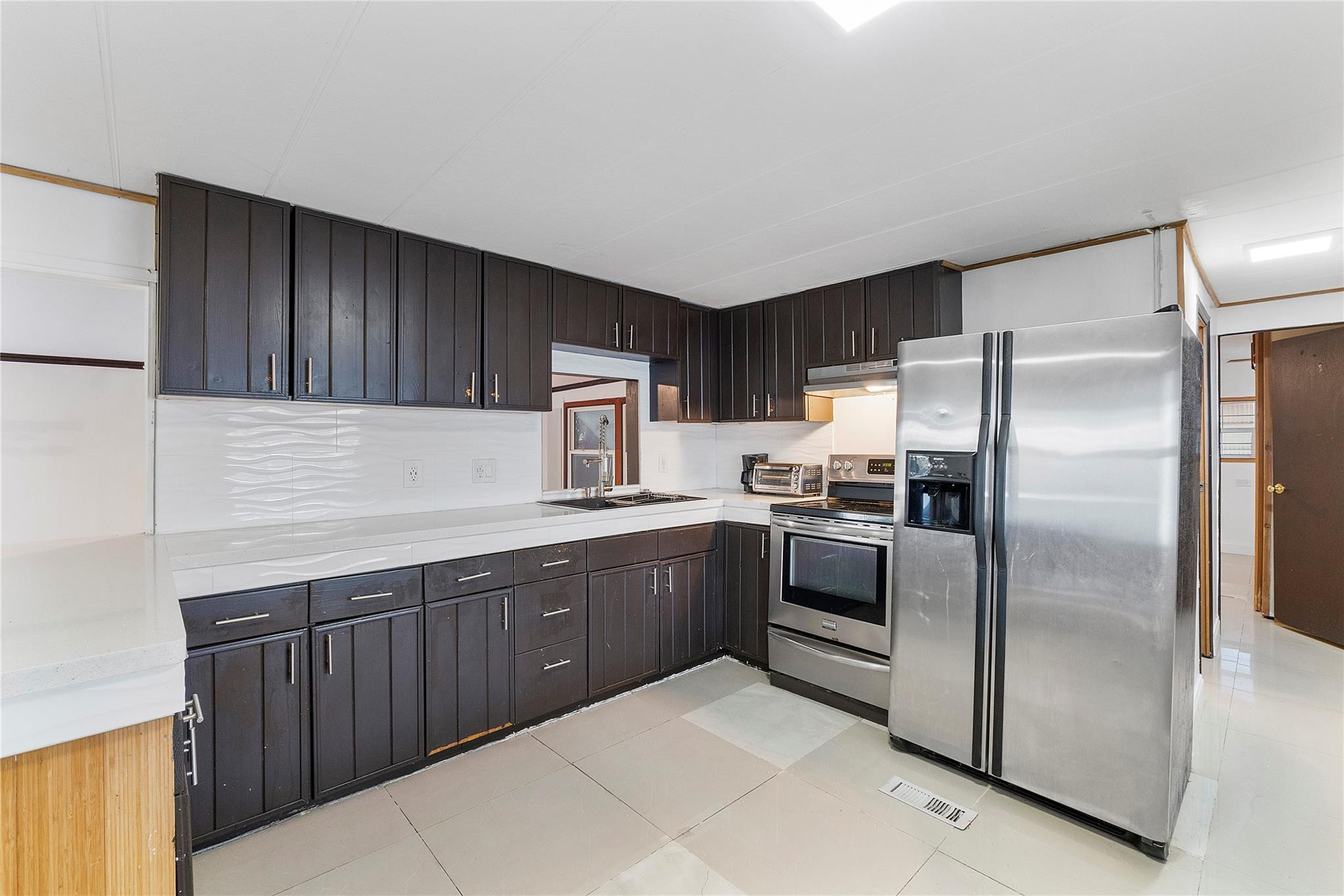 2710 E MARINA Drive — Photo 2