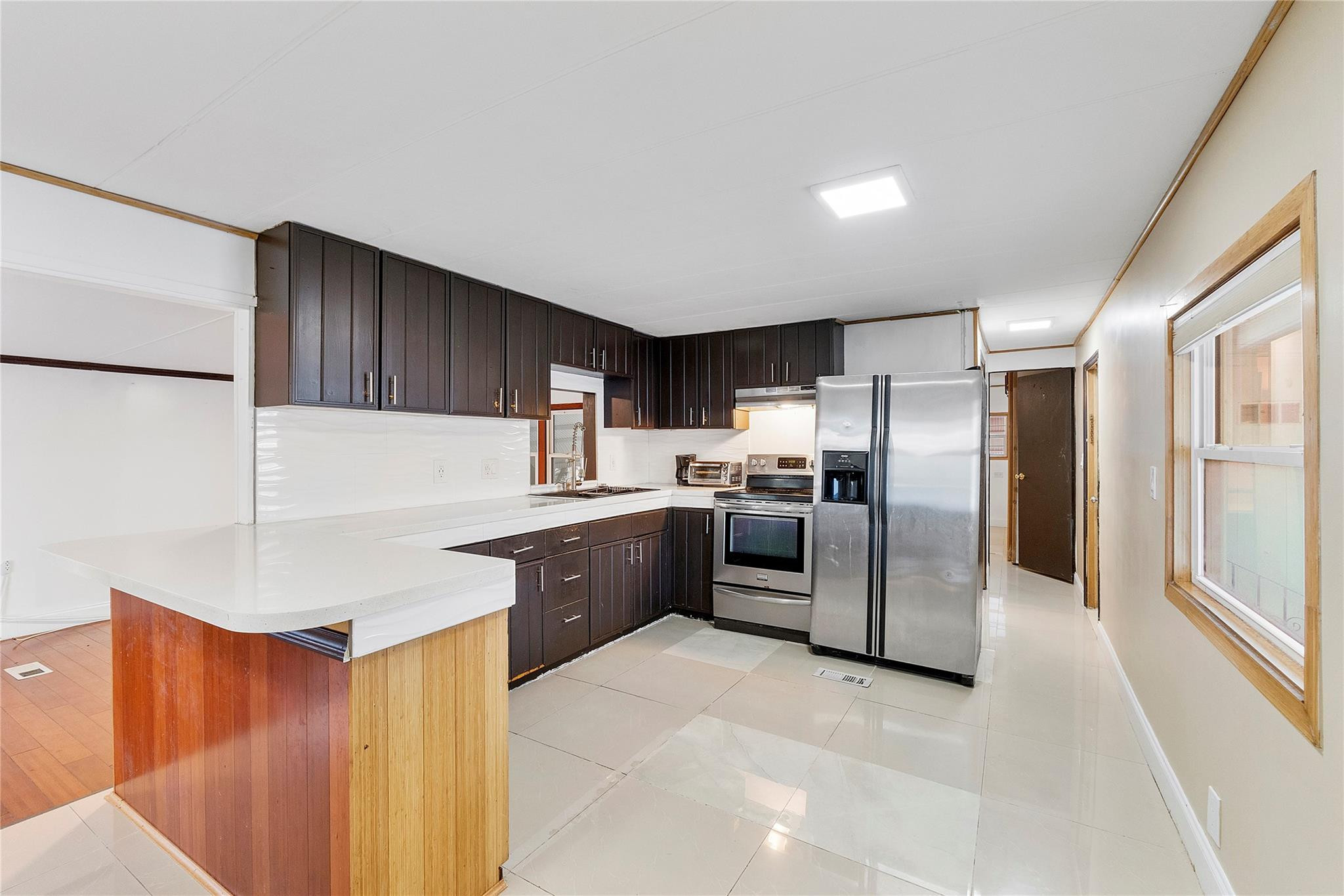 2710 E MARINA Drive — Photo 3