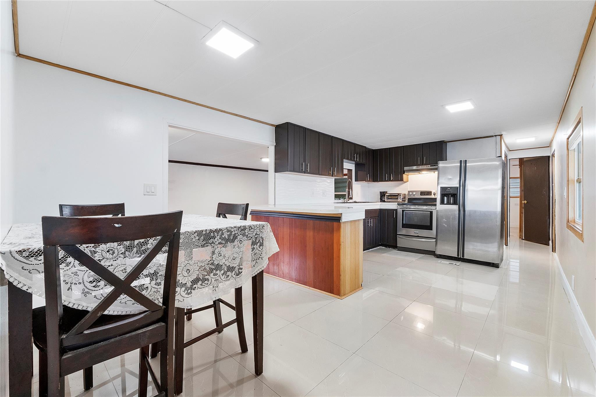 2710 E MARINA Drive — Photo 4