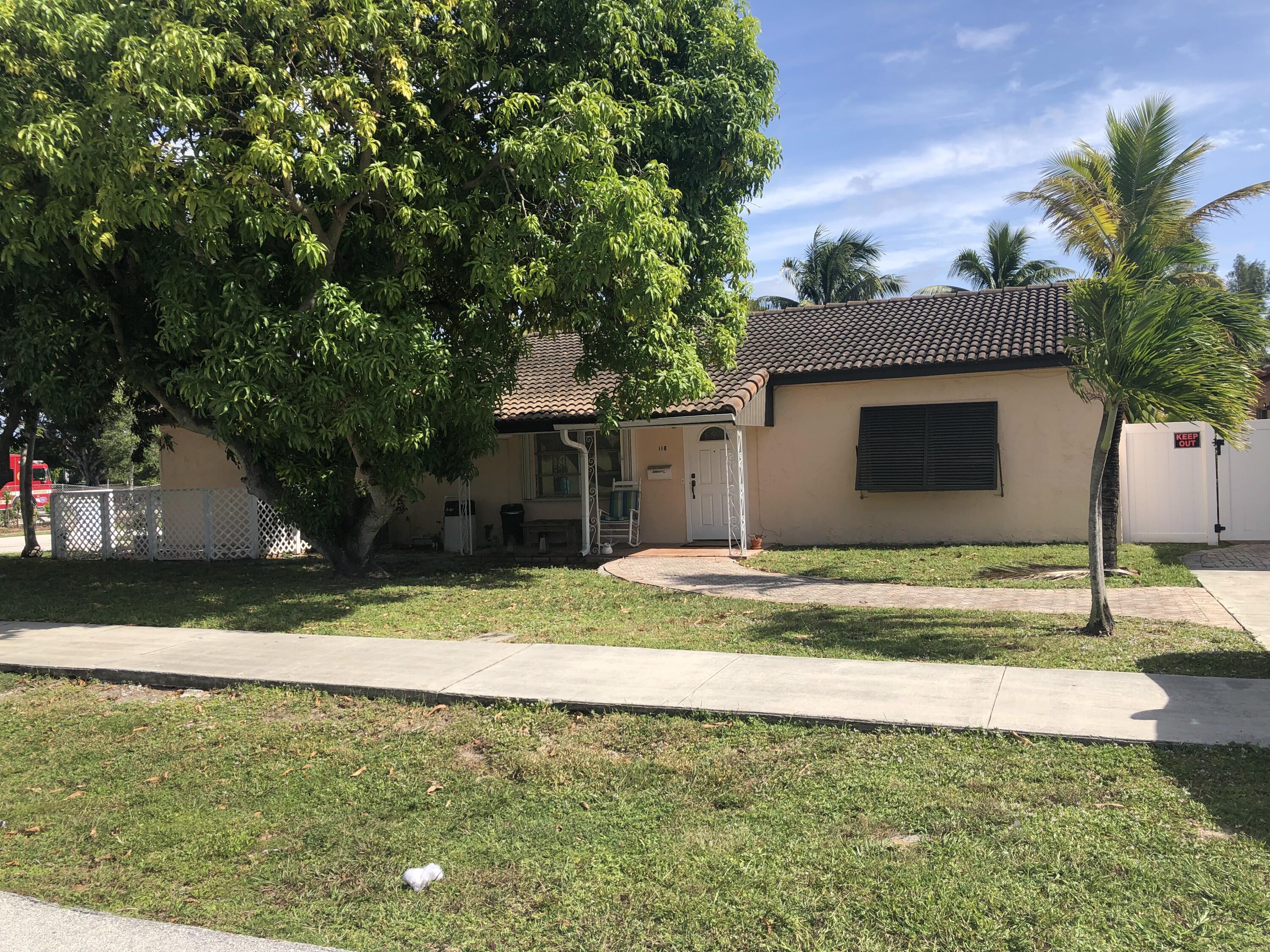 118 NW 4th Street, Boynton Beach FL 33435