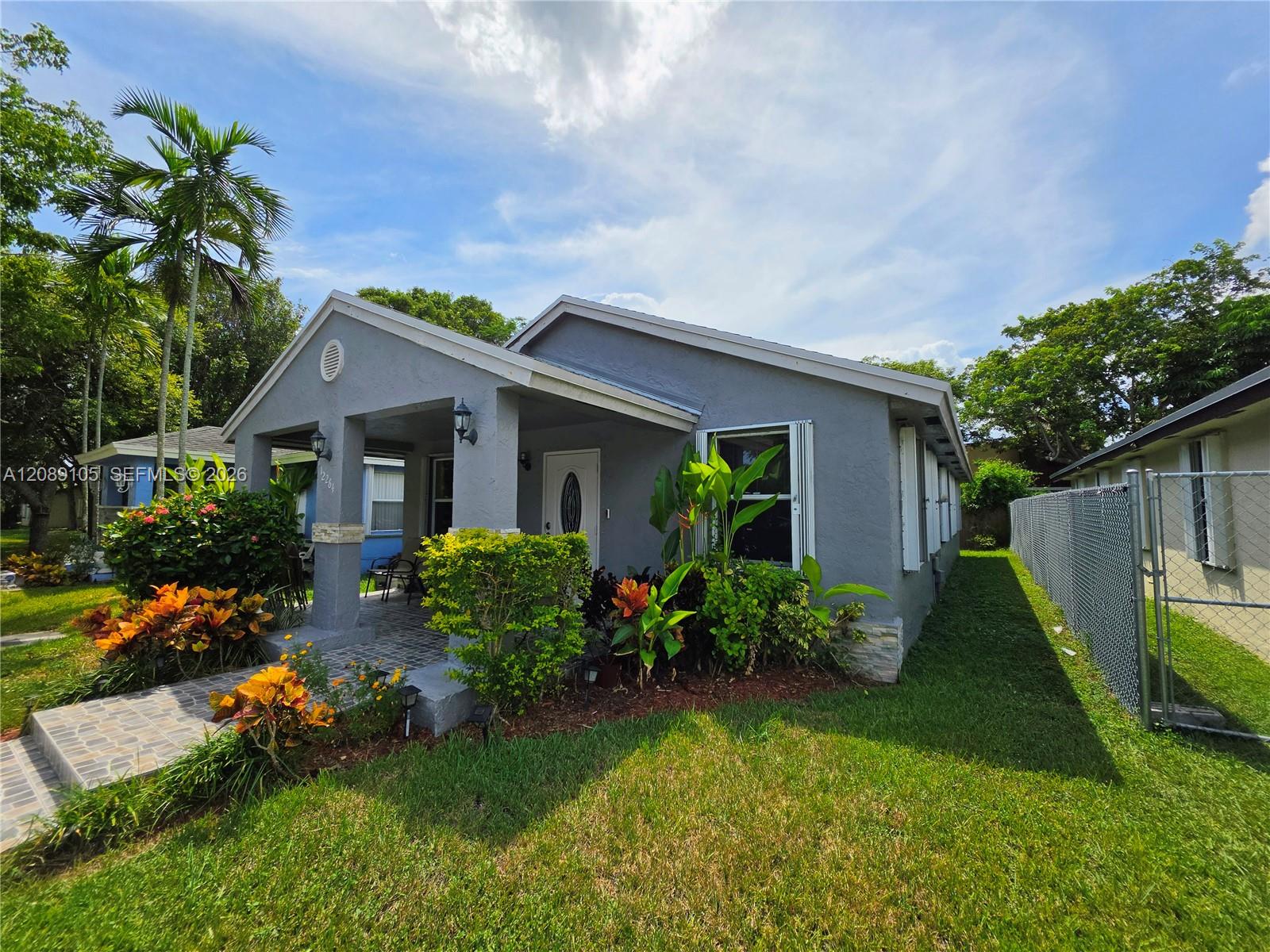 12264 SW 201st Ter — Photo 2