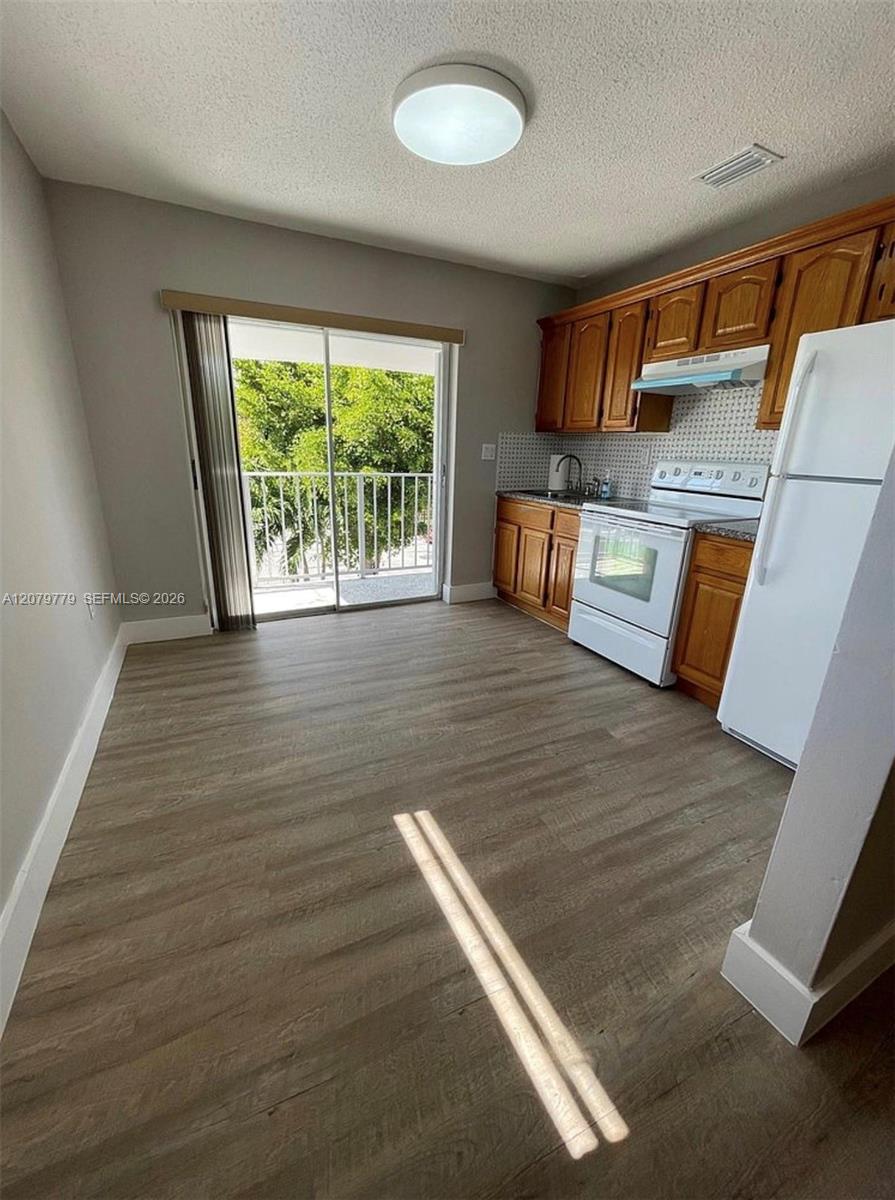 827 SW 11th Ave # 5 — Photo 2