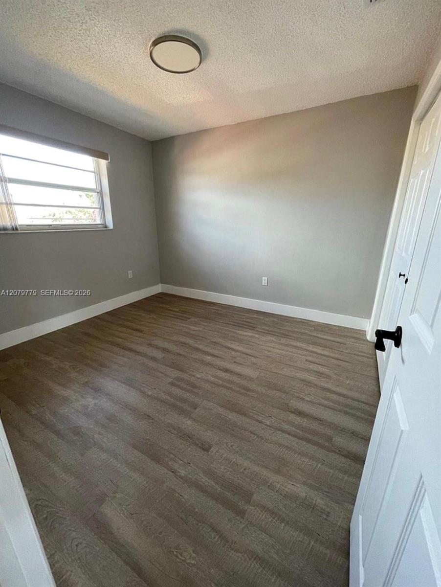 827 SW 11th Ave # 5 — Photo 3