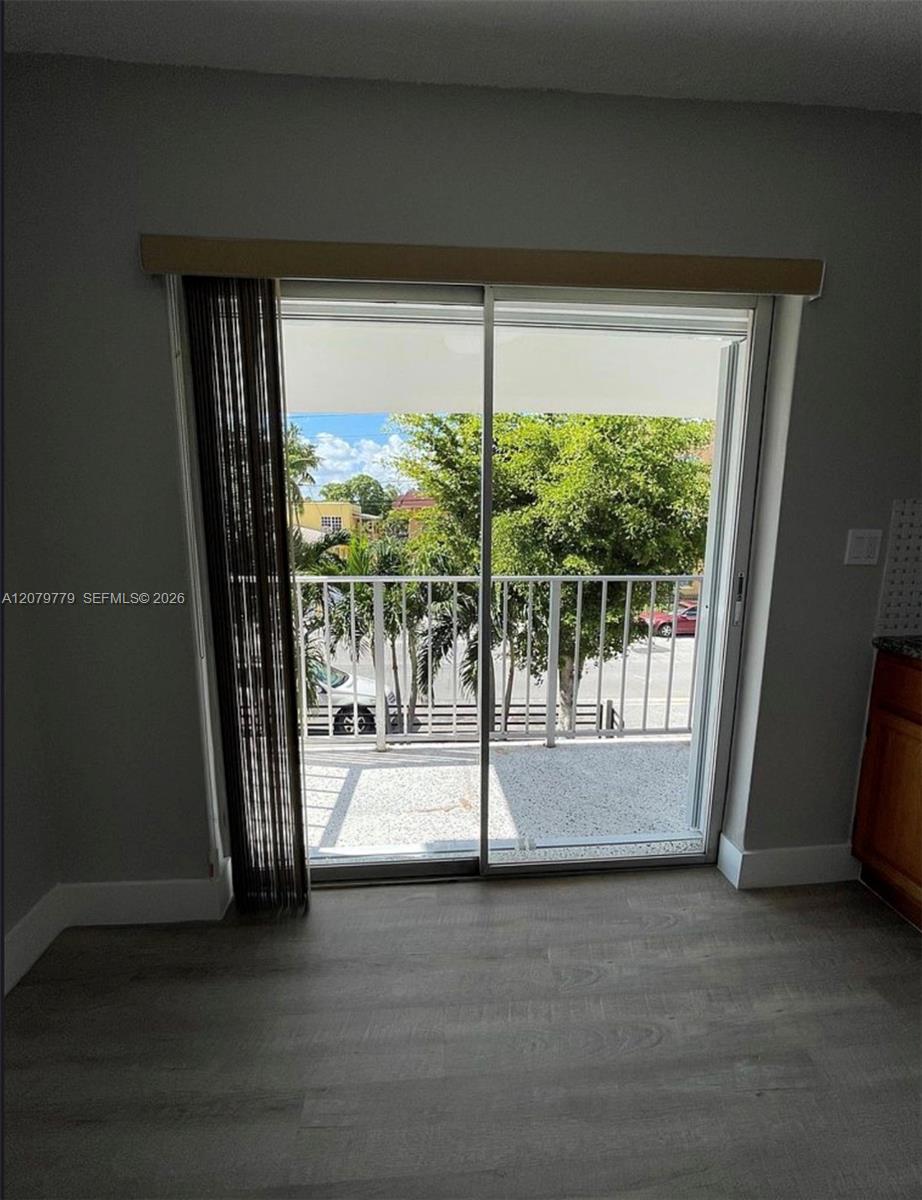 827 SW 11th Ave # 5 — Photo 5