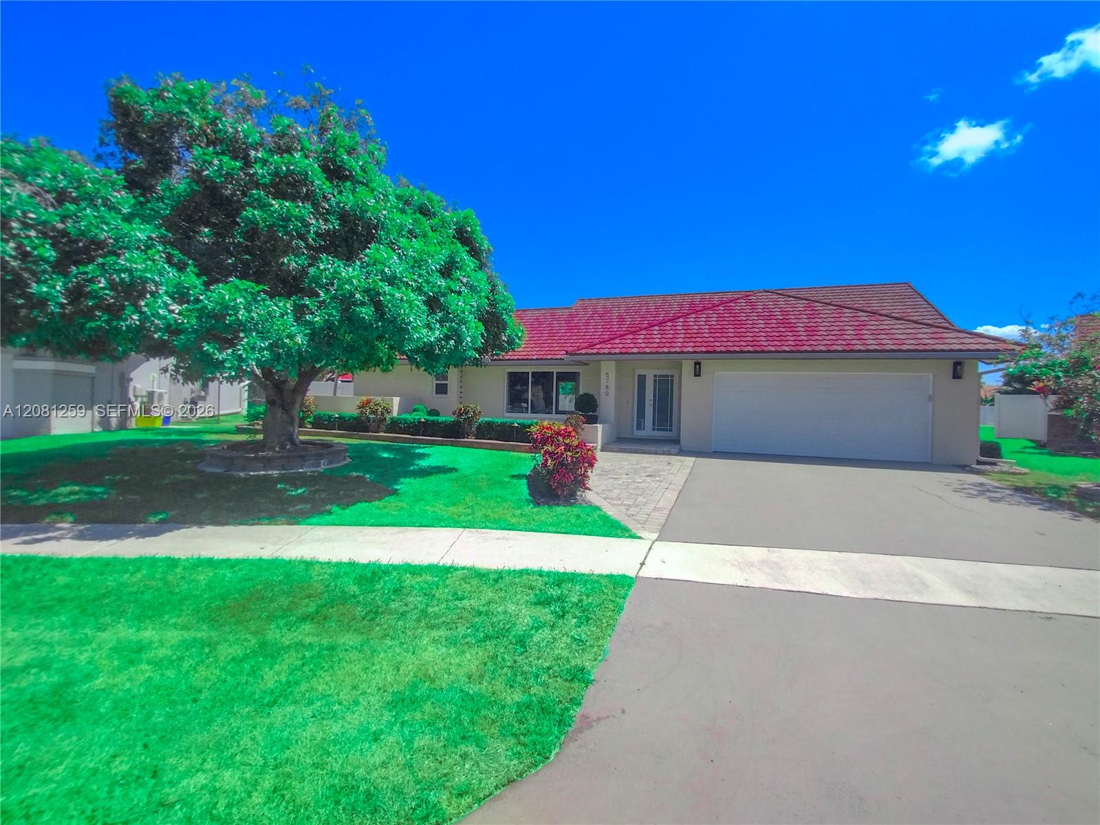 5780 Sun Pointe Circle — Photo 4