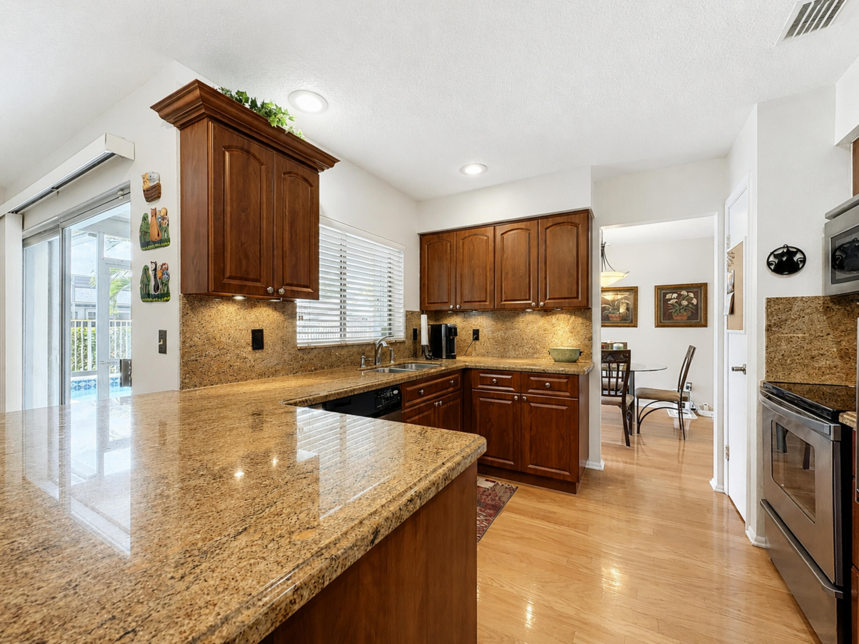 2602 NW 98TH Terrace — Photo 4