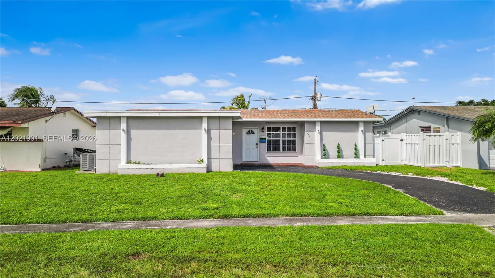 8531 NW 25th St, Sunrise FL 33322