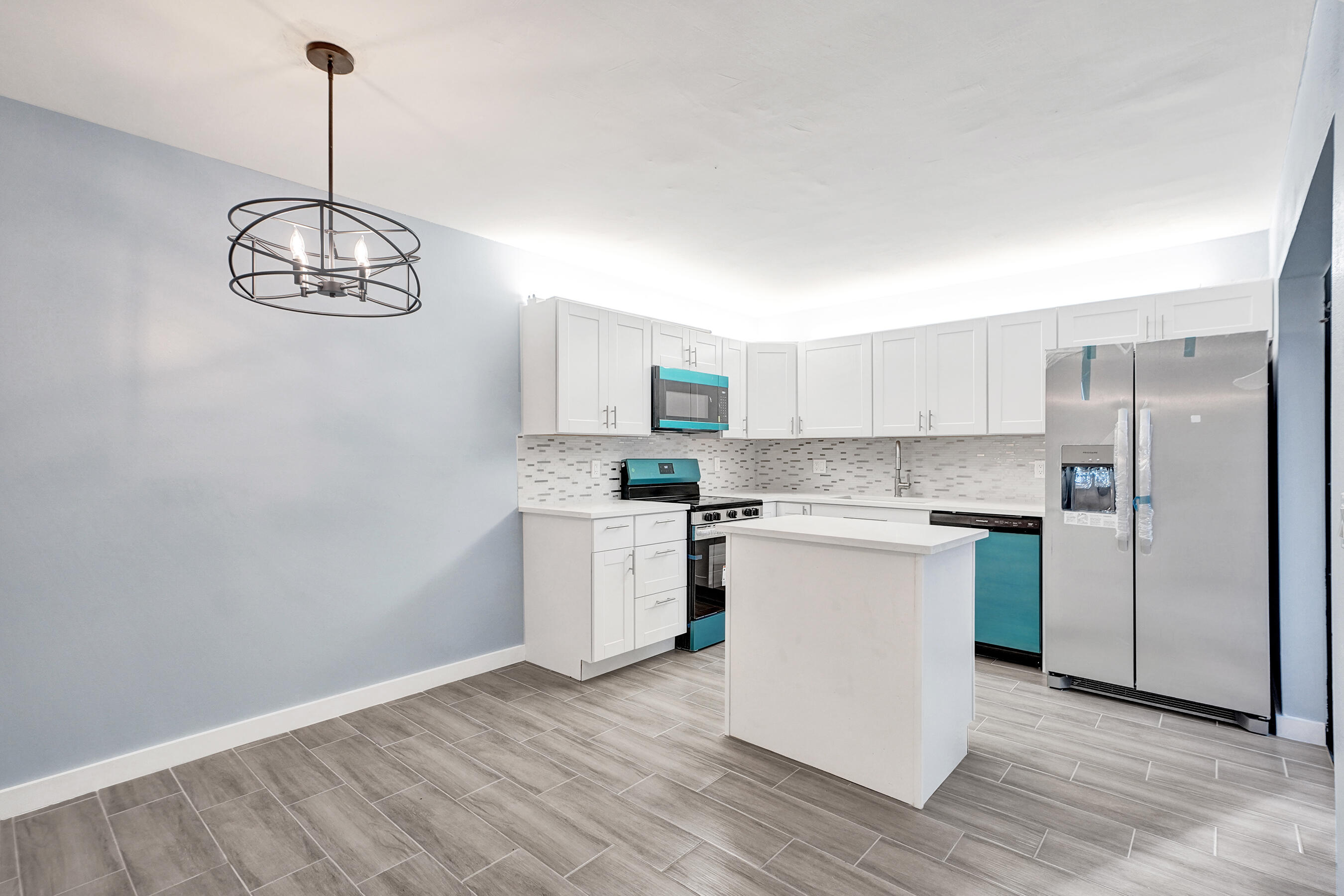 736 NW 98TH Circle — Photo 5