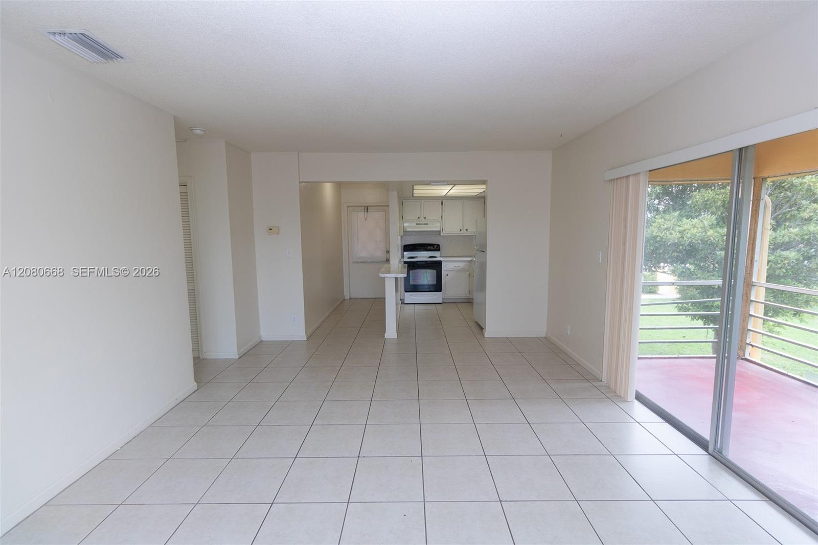 8900 NW 38th Dr # 7 — Photo 3