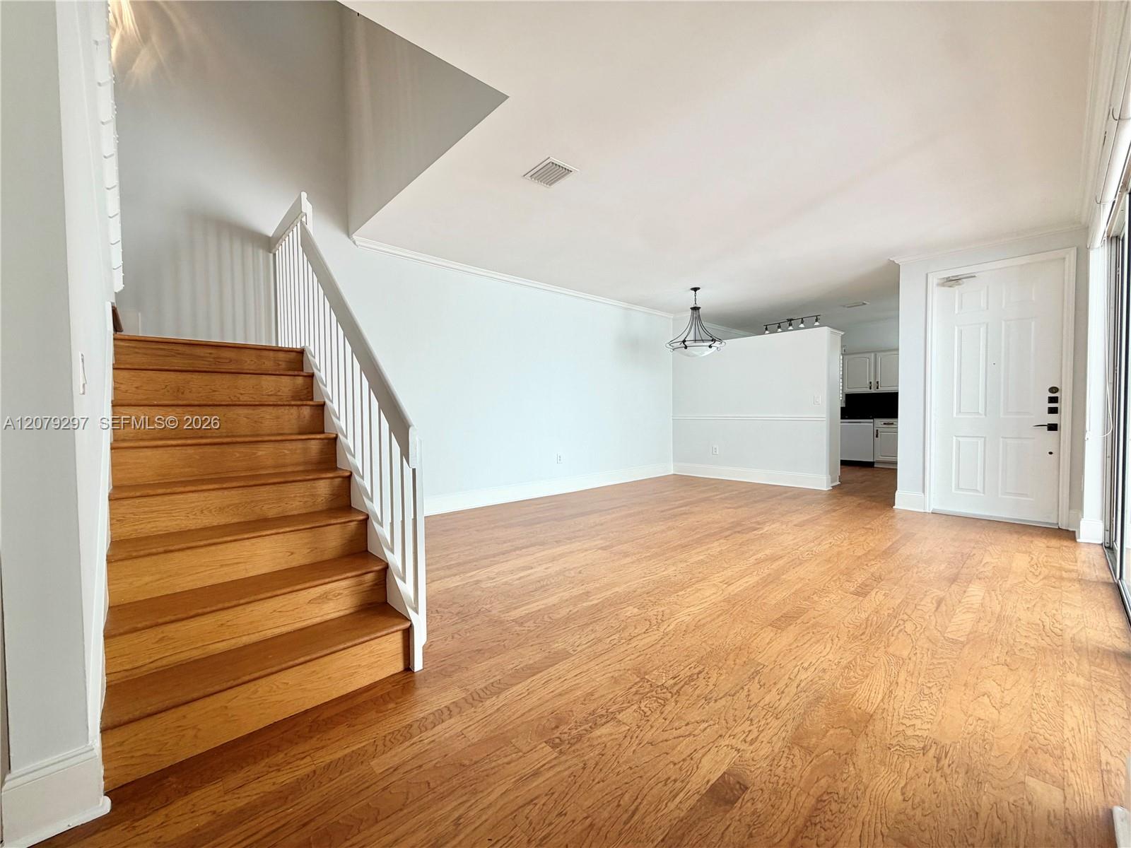 1135 Cliffrose St — Photo 4