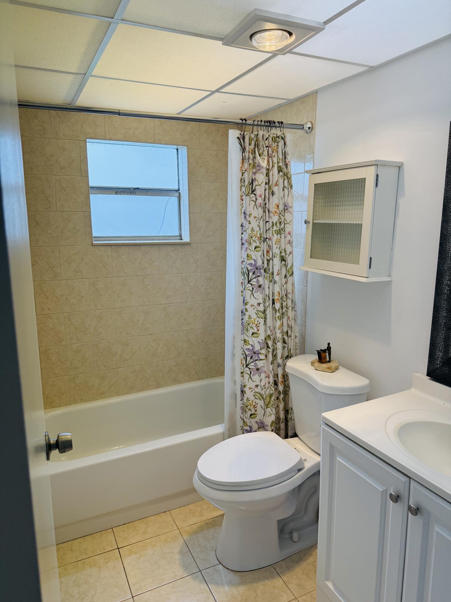 490 Normandy # K — Photo 5