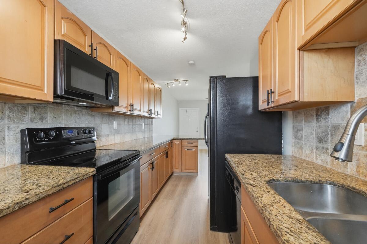 6191 SW 37TH Street # 210 — Photo 4