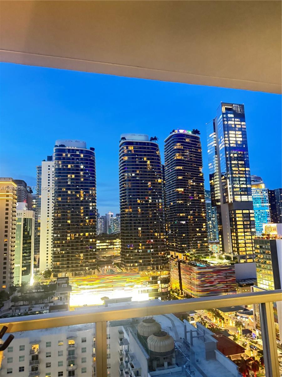 1111 SW 1st Ave # 2721-N, Miami FL 33130