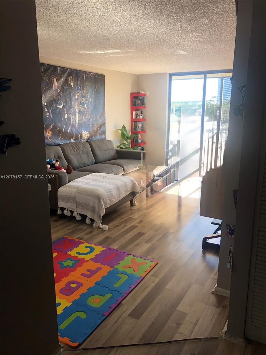 16851 NE 23rd Ave # B402 — Photo 2