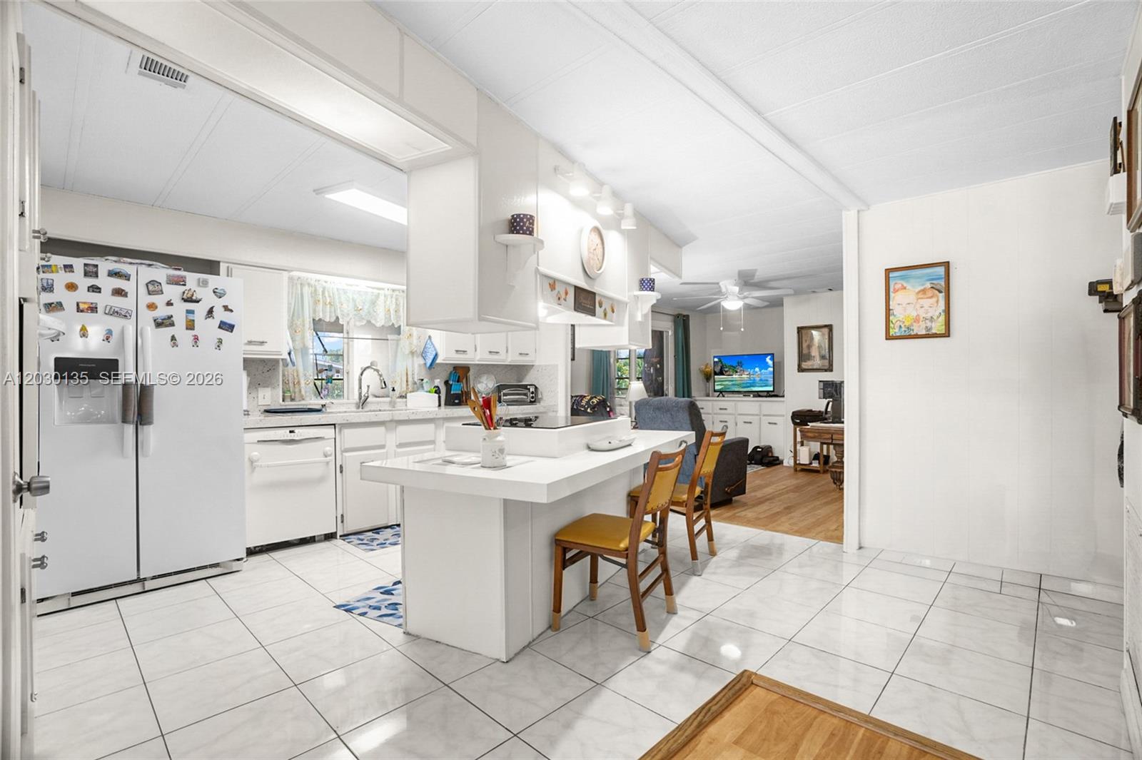 202 NW 52nd Ct — Photo 5