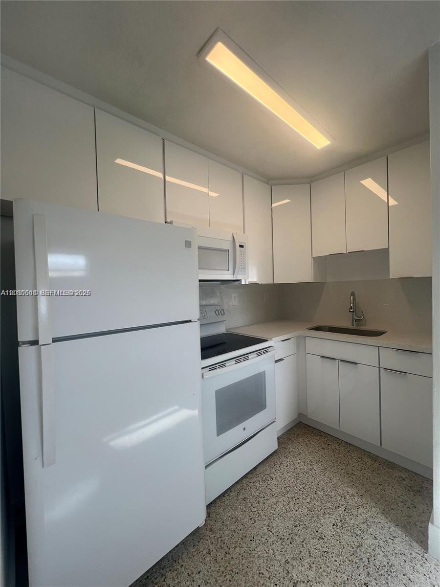 1619 NW 1st St # 4 — Photo 3