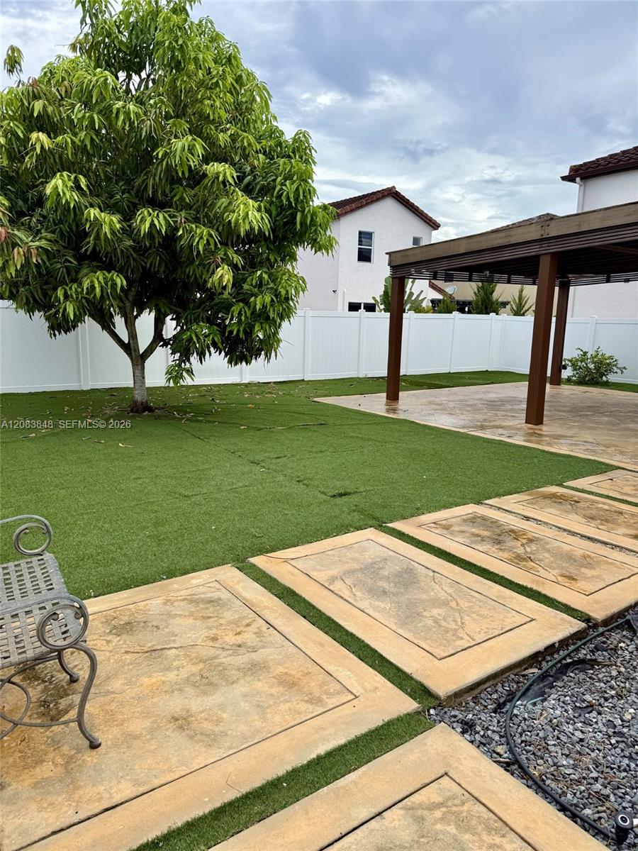 17081 SW 94th Way — Photo 3