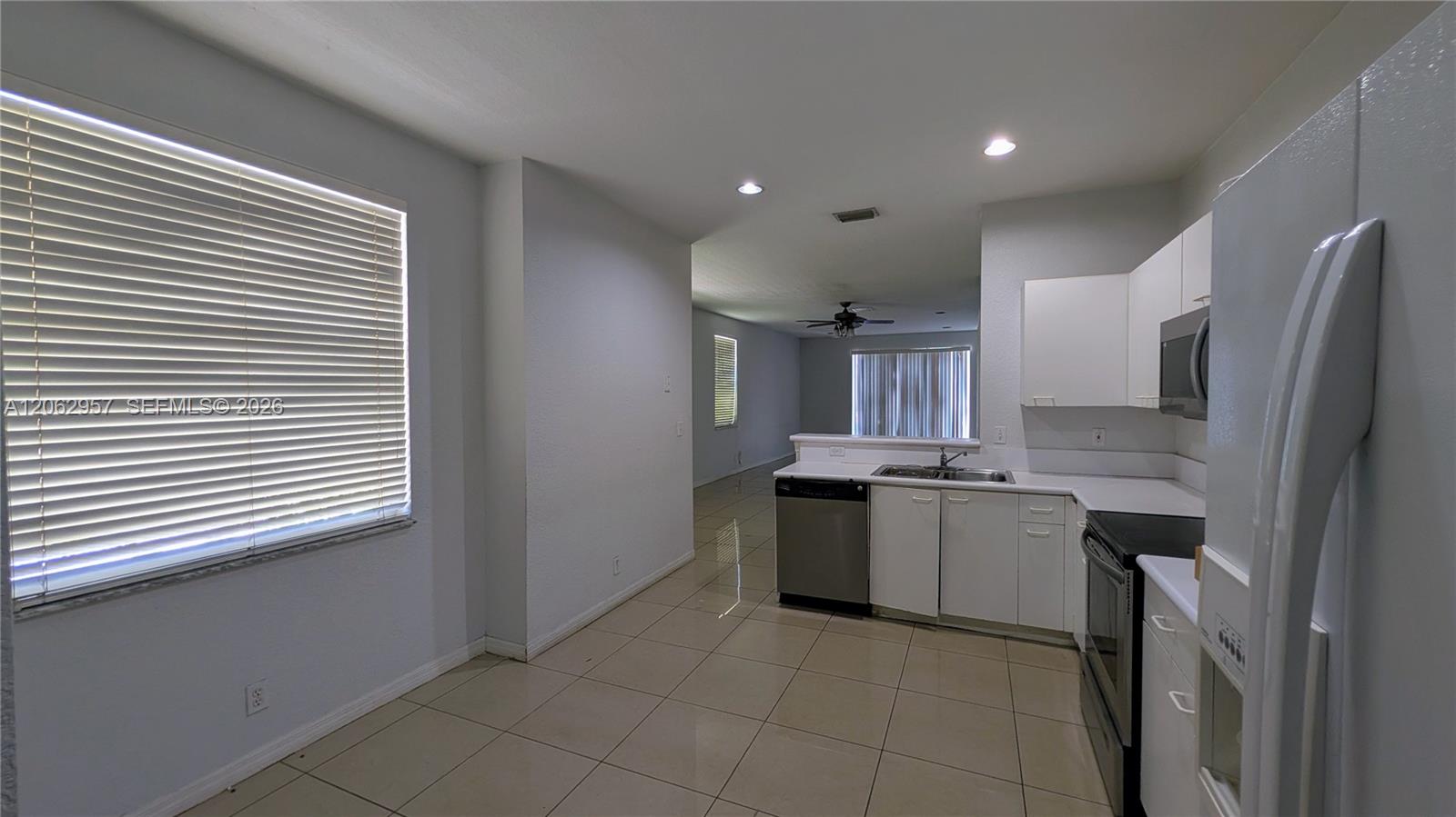 2231 N Cordoba Bnd — Photo 5