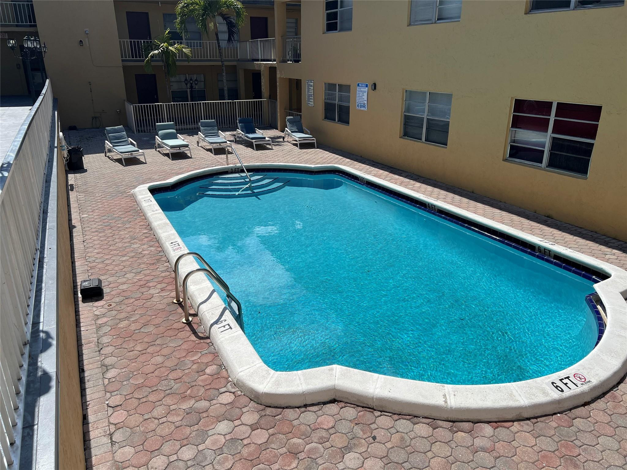 6840 Pembroke Road # 118, Pembroke Pines FL 33023