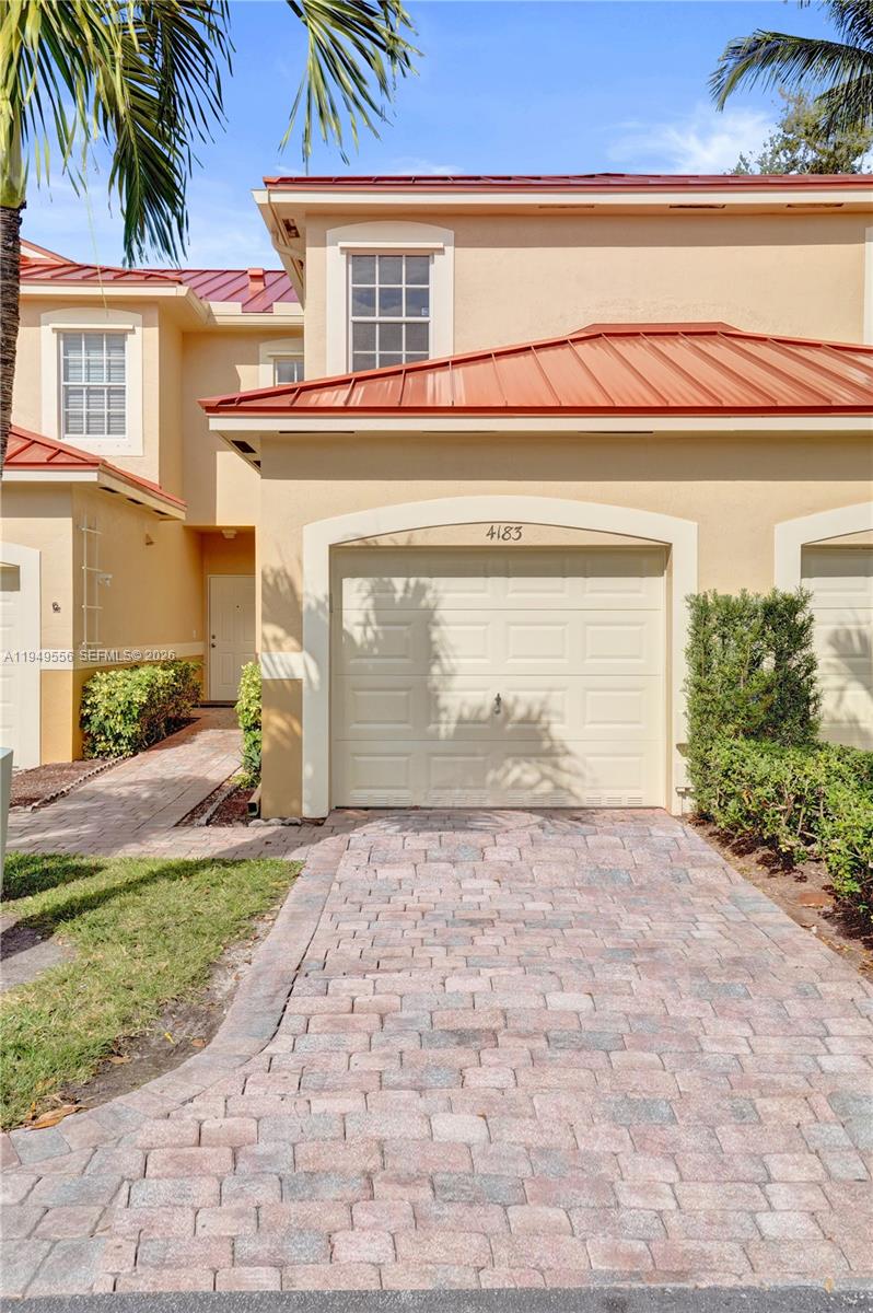 4183 Crystal Lake Dr, Deerfield Beach FL 33064