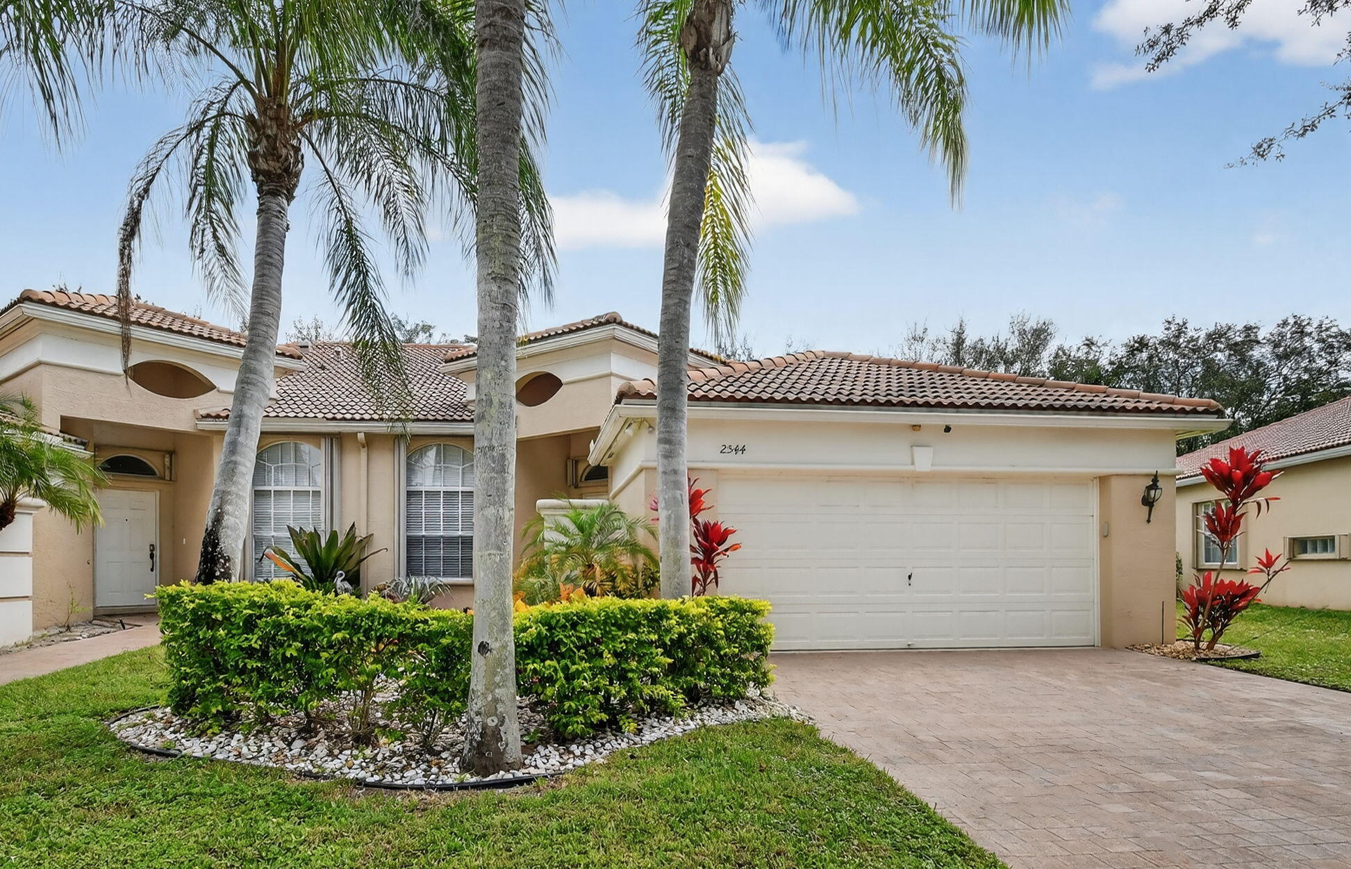 2544 Sandy Cay — Photo 2