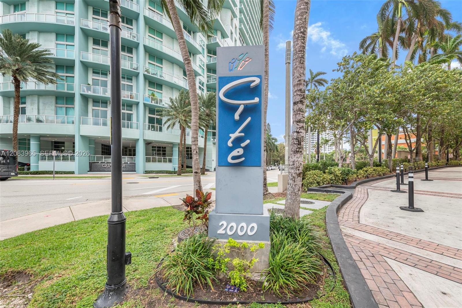 2000 N Bayshore Dr # 408 — Photo 2