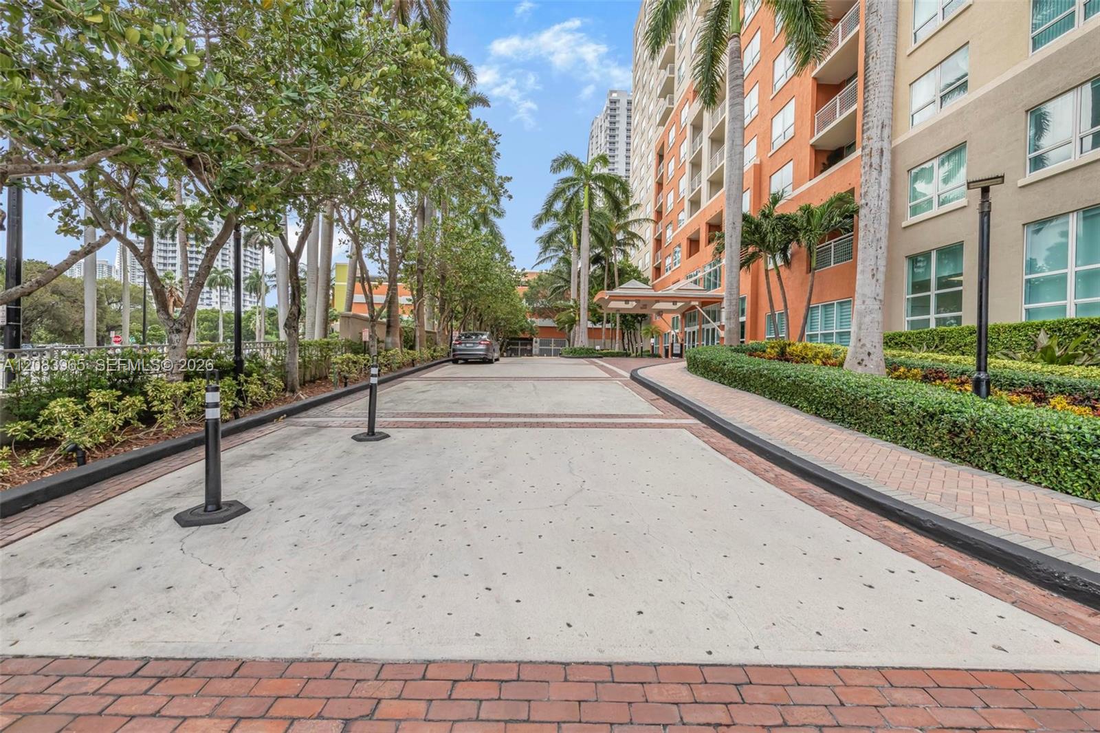 2000 N Bayshore Dr # 408 — Photo 3