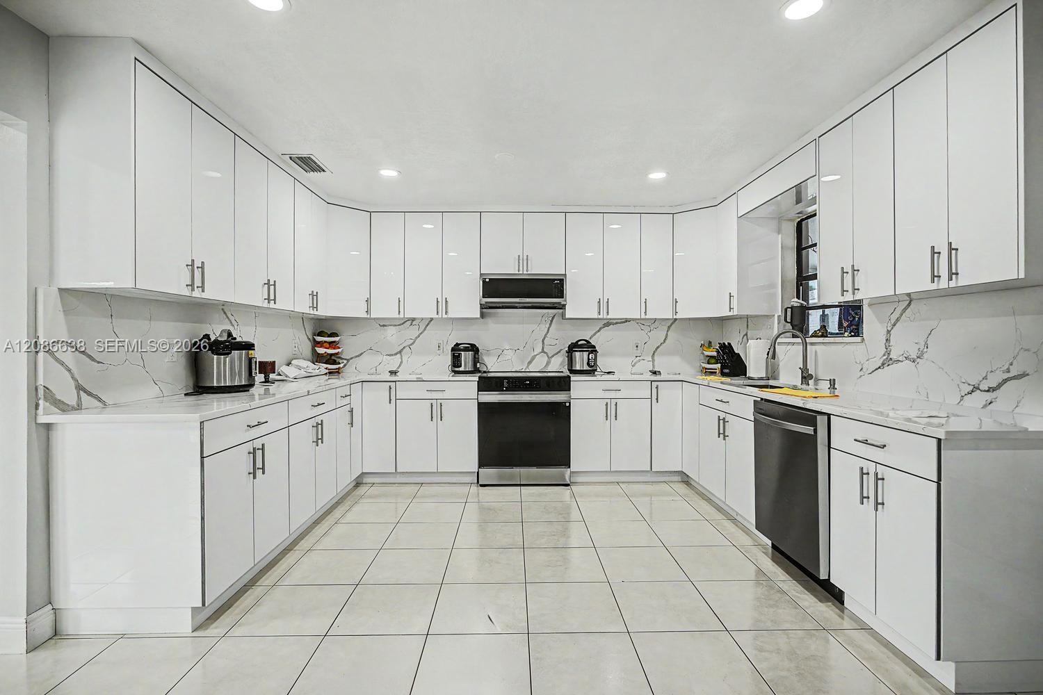 17330 SW 302nd St — Photo 4