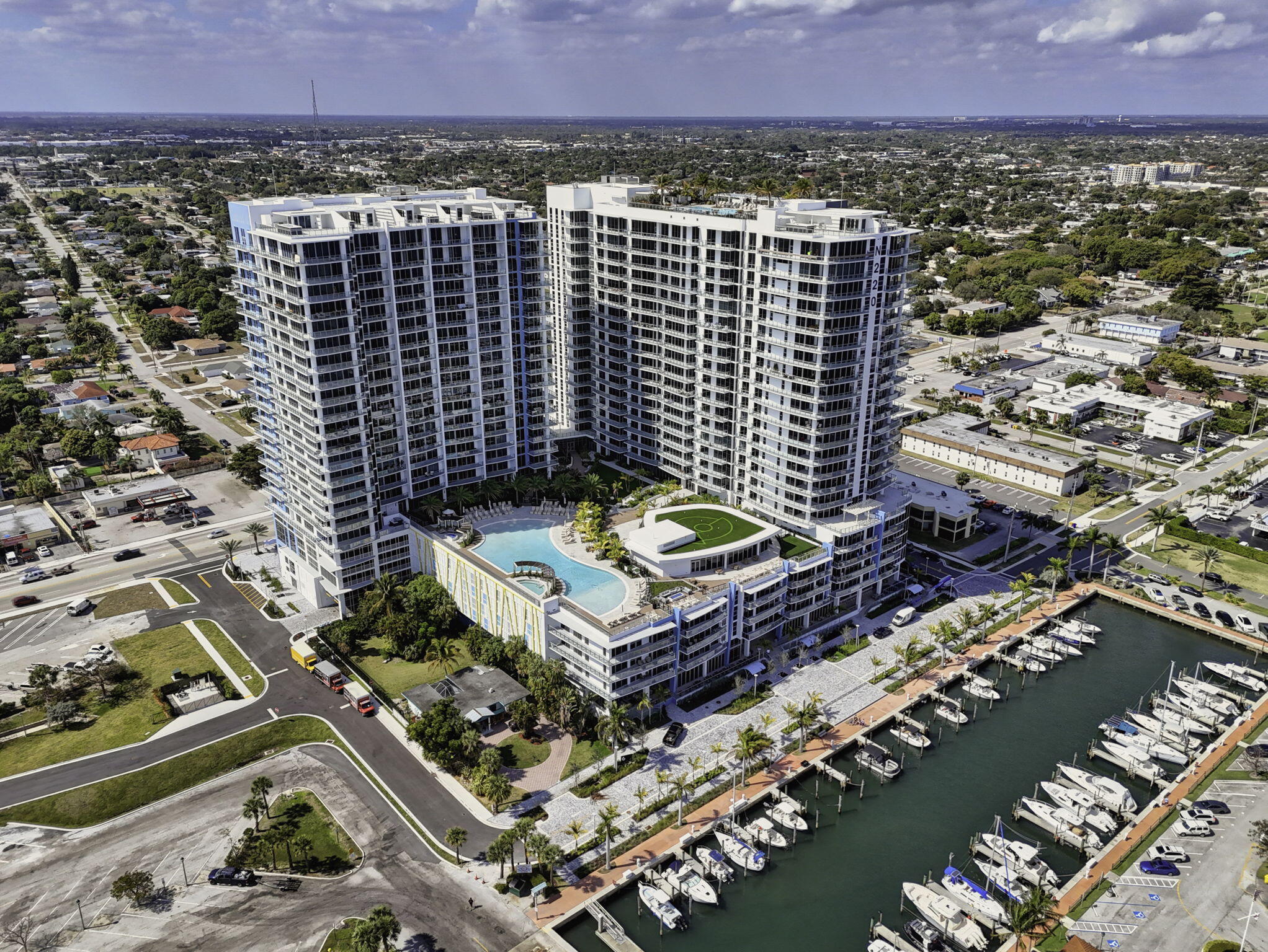 220 Lake Shore Drive # 613, Lake Park FL 33403