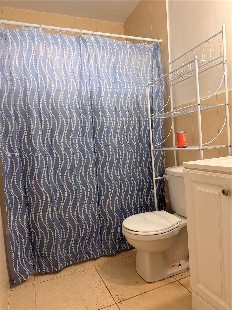 770 NE 128th St # 304 — Photo 5