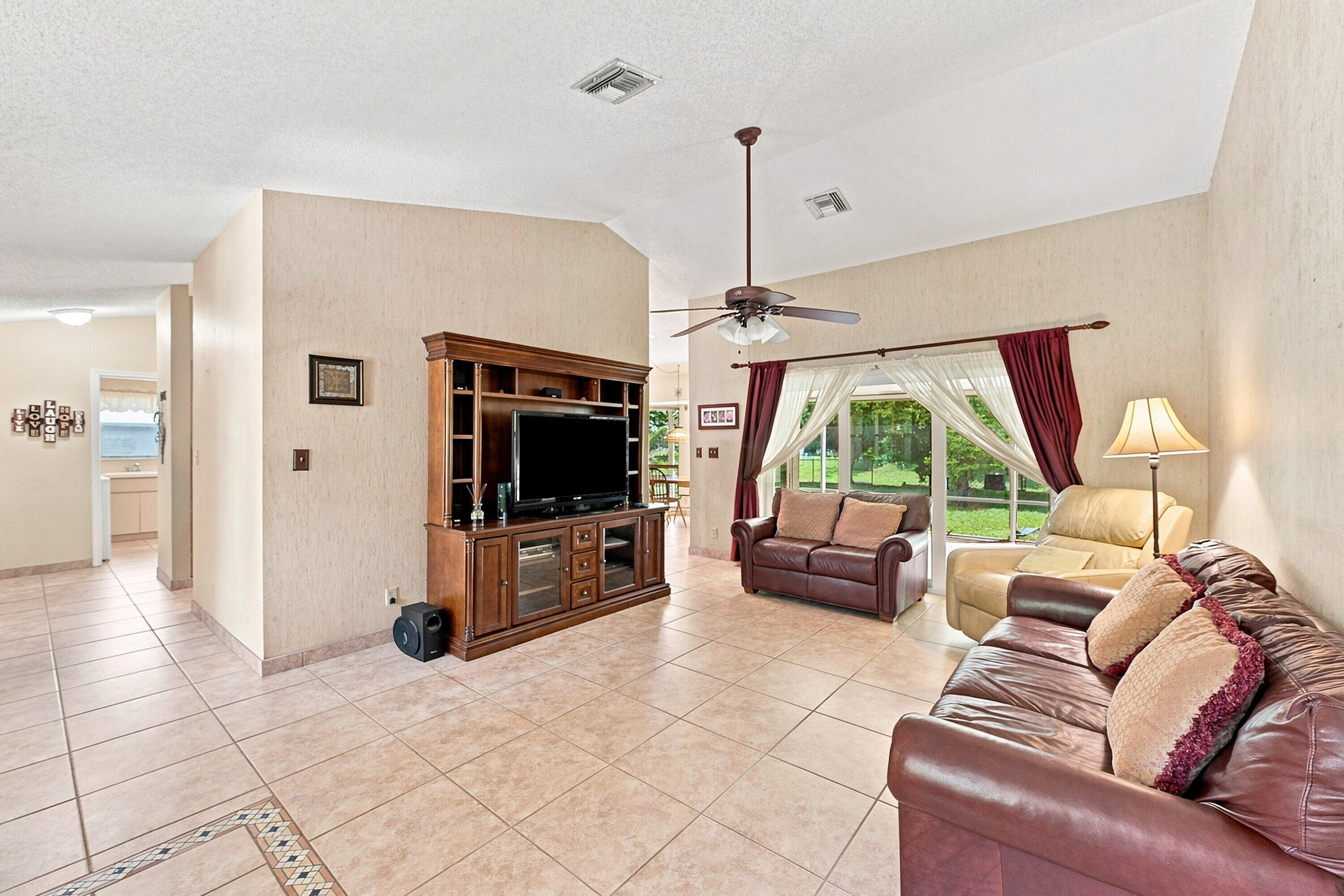 2111 NW 86TH Way — Photo 4