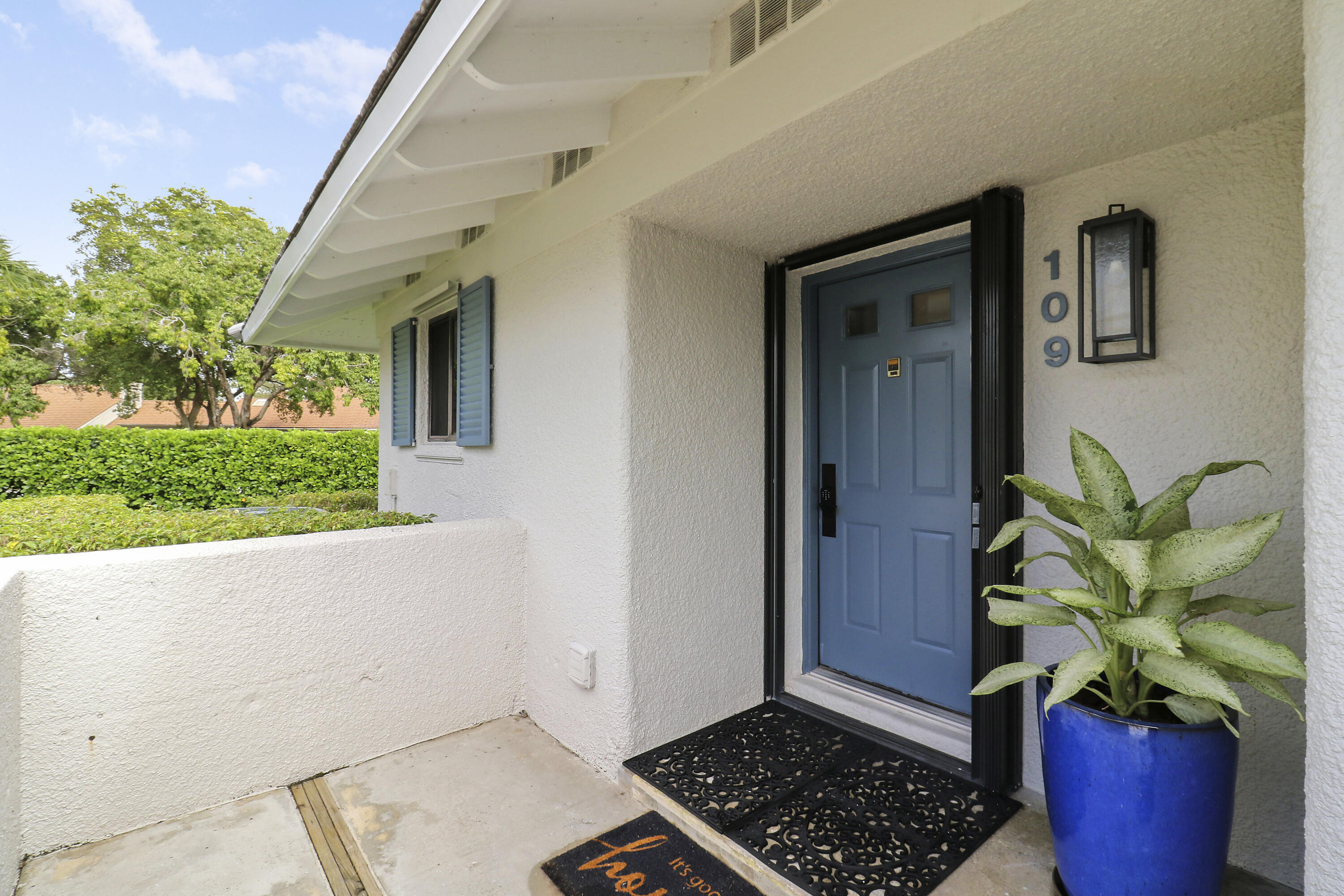 109 CLUB Drive — Photo 4