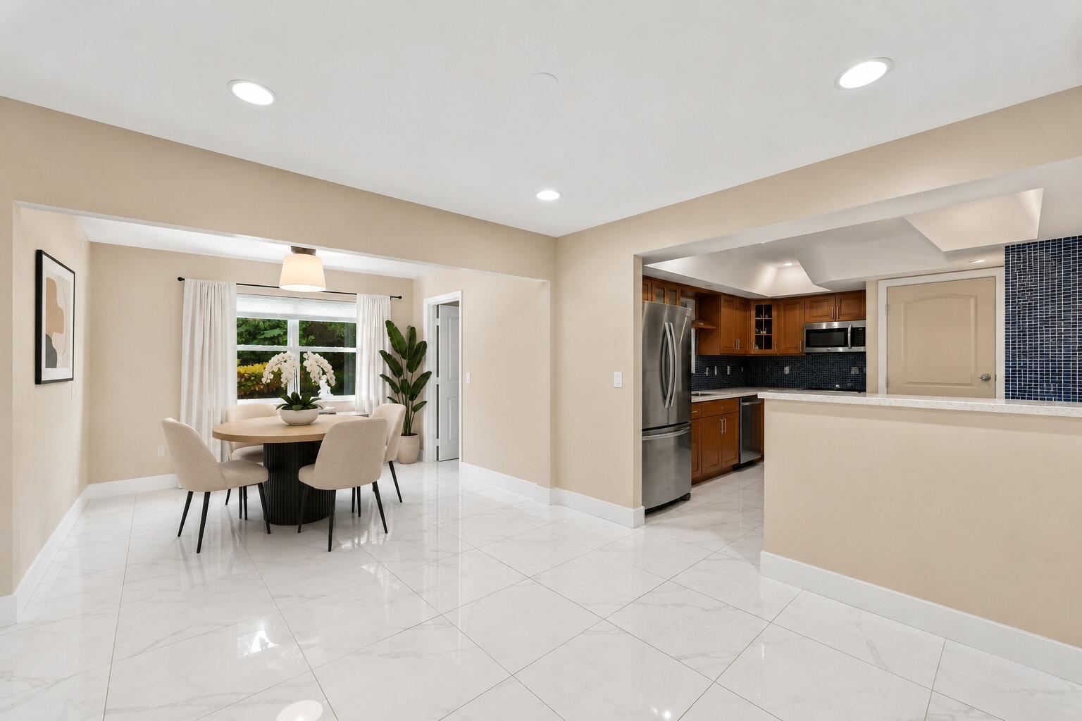 MLS_Dining_Room_Staged_Beaches_MLS