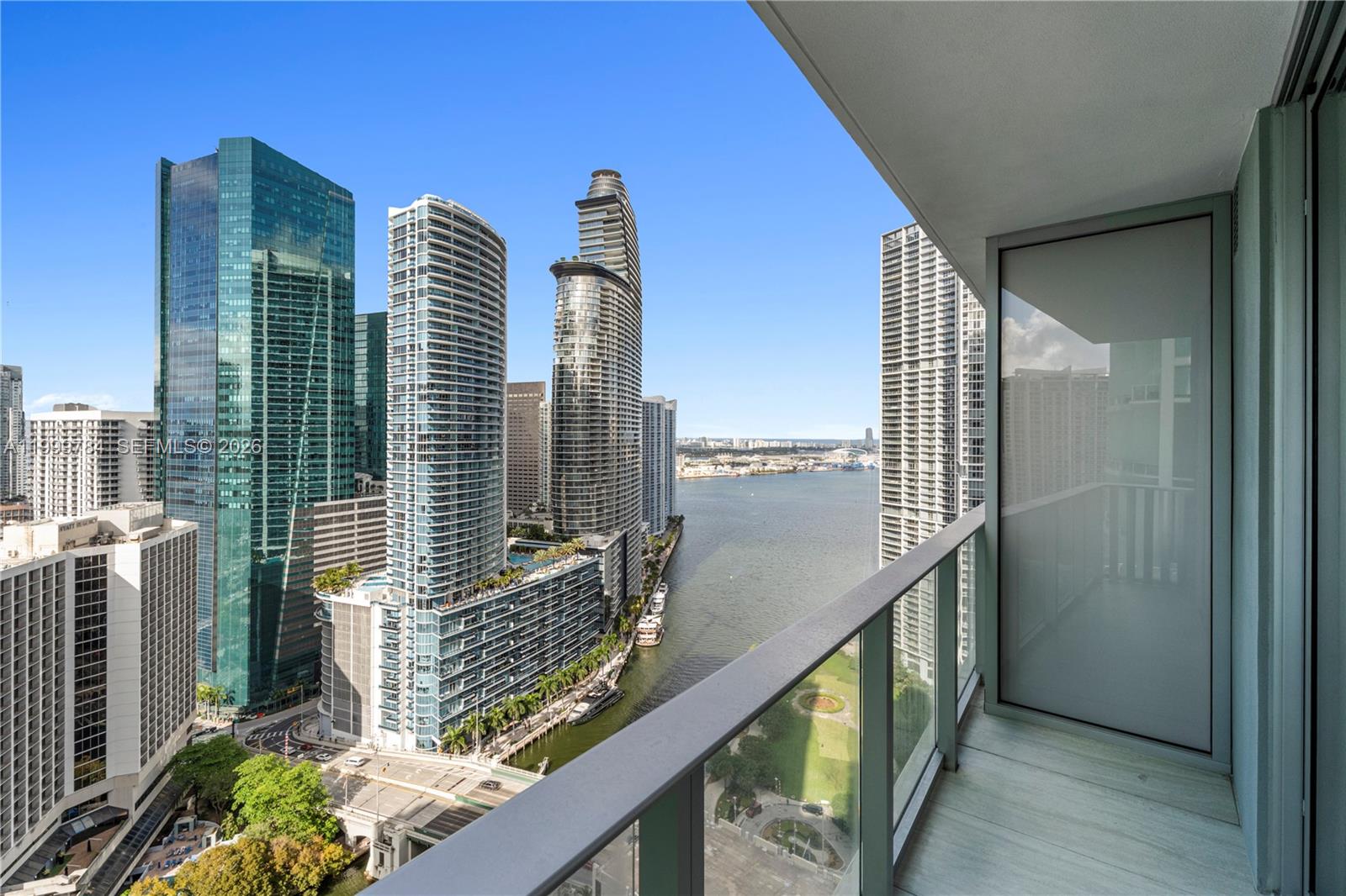 77 SE 5th Street # 3304, Miami FL 33131
