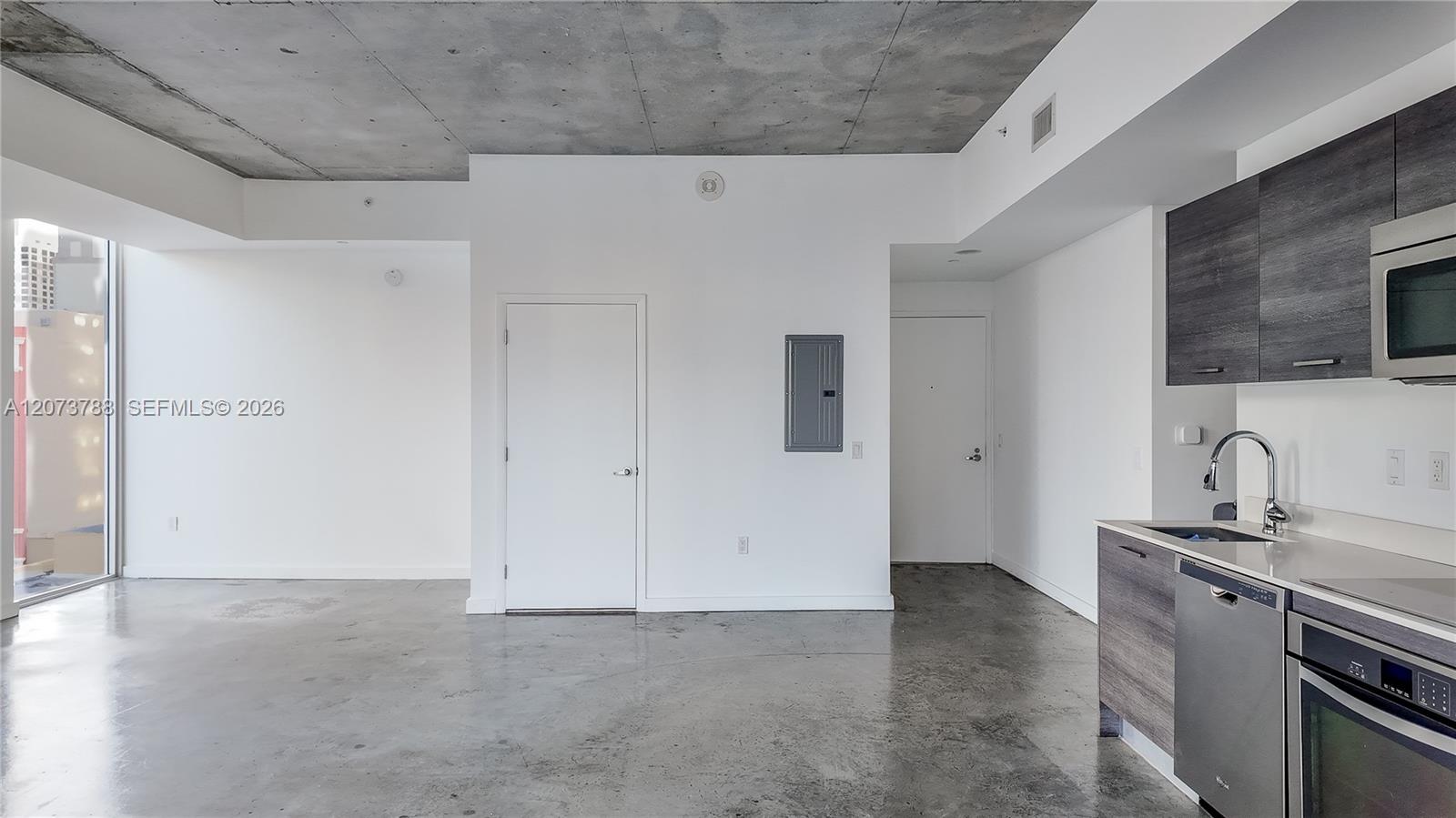 151 SE 1st St # 811 — Photo 3