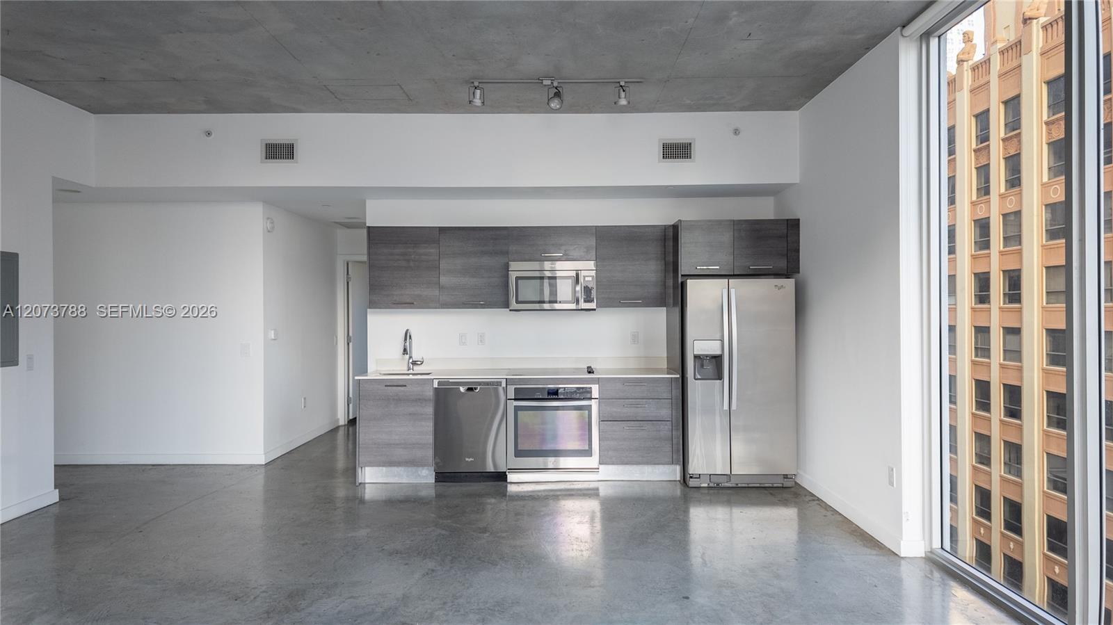 151 SE 1st St # 811 — Photo 4