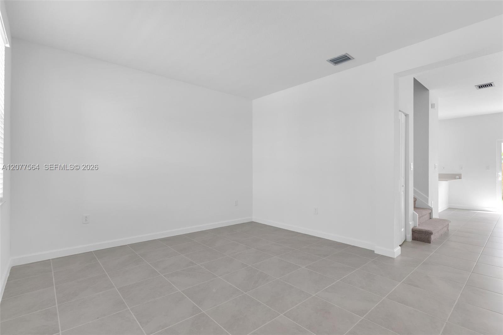 2660 SE 28th St — Photo 5