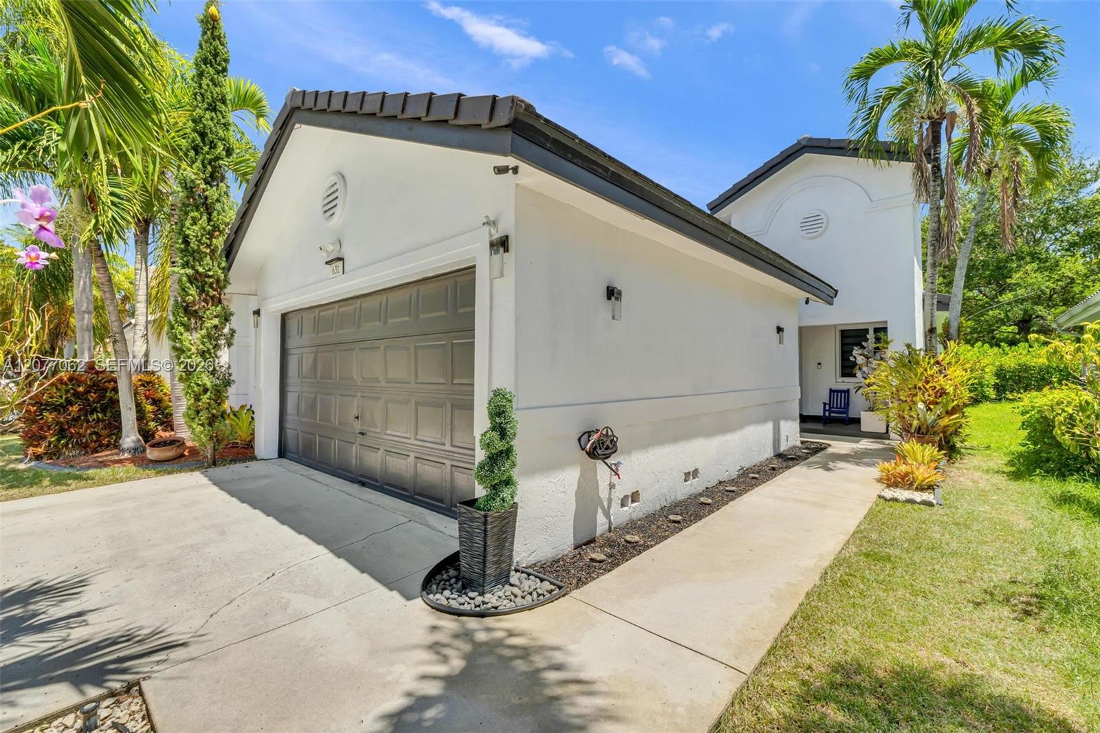631 SW 176th Ave — Photo 3