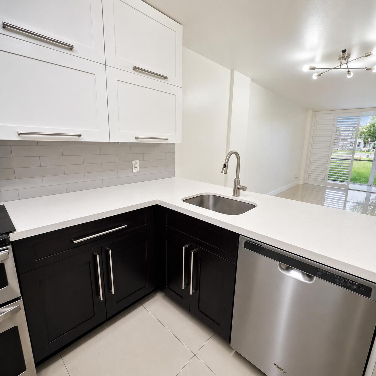 117 ROYAL PARK Drive # 1H — Photo 2