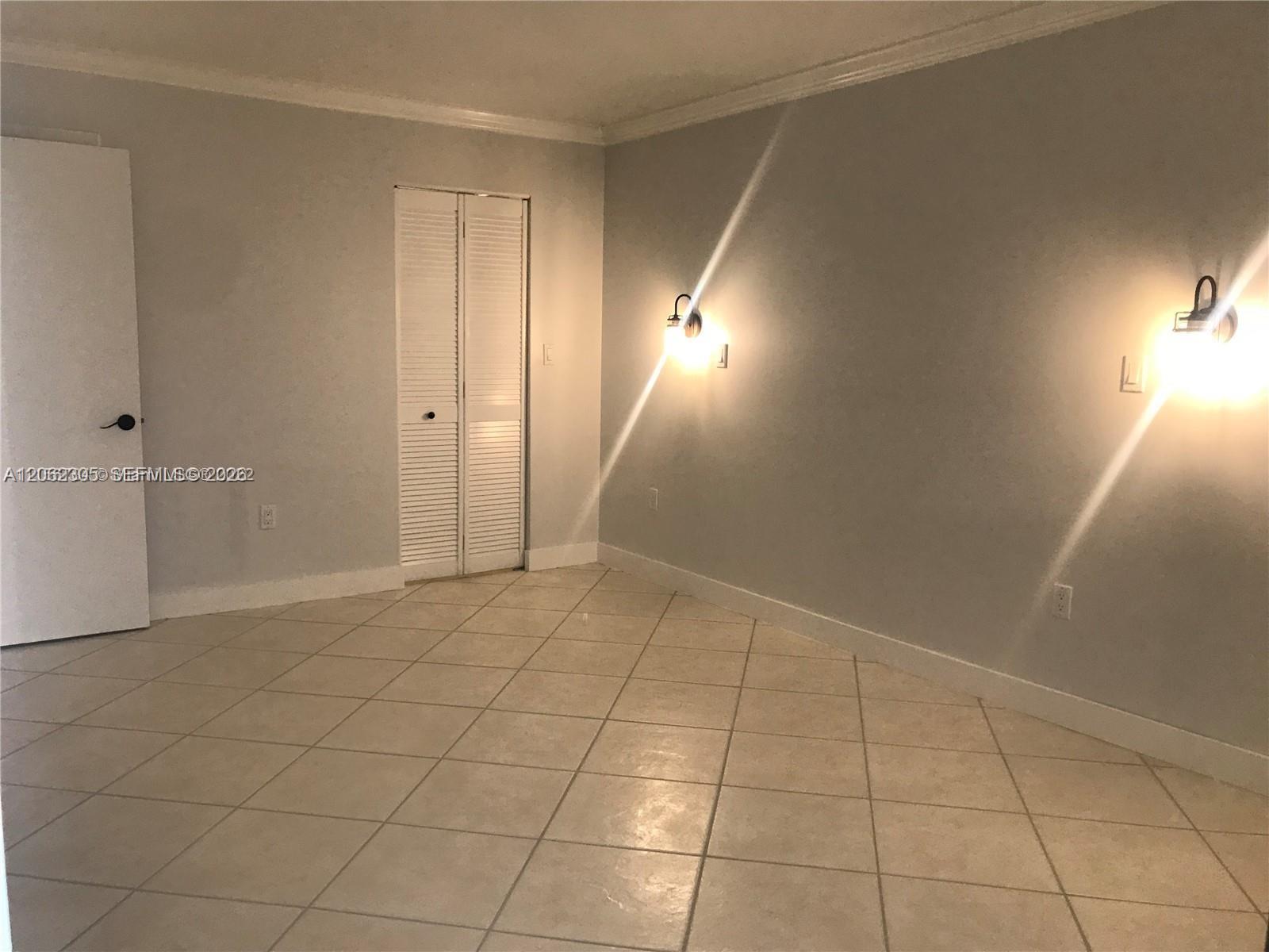 8205 SW 152nd Ave — Photo 4